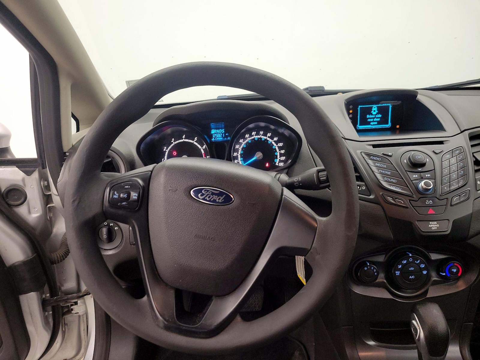 2014 Ford Fiesta S - Photo 11