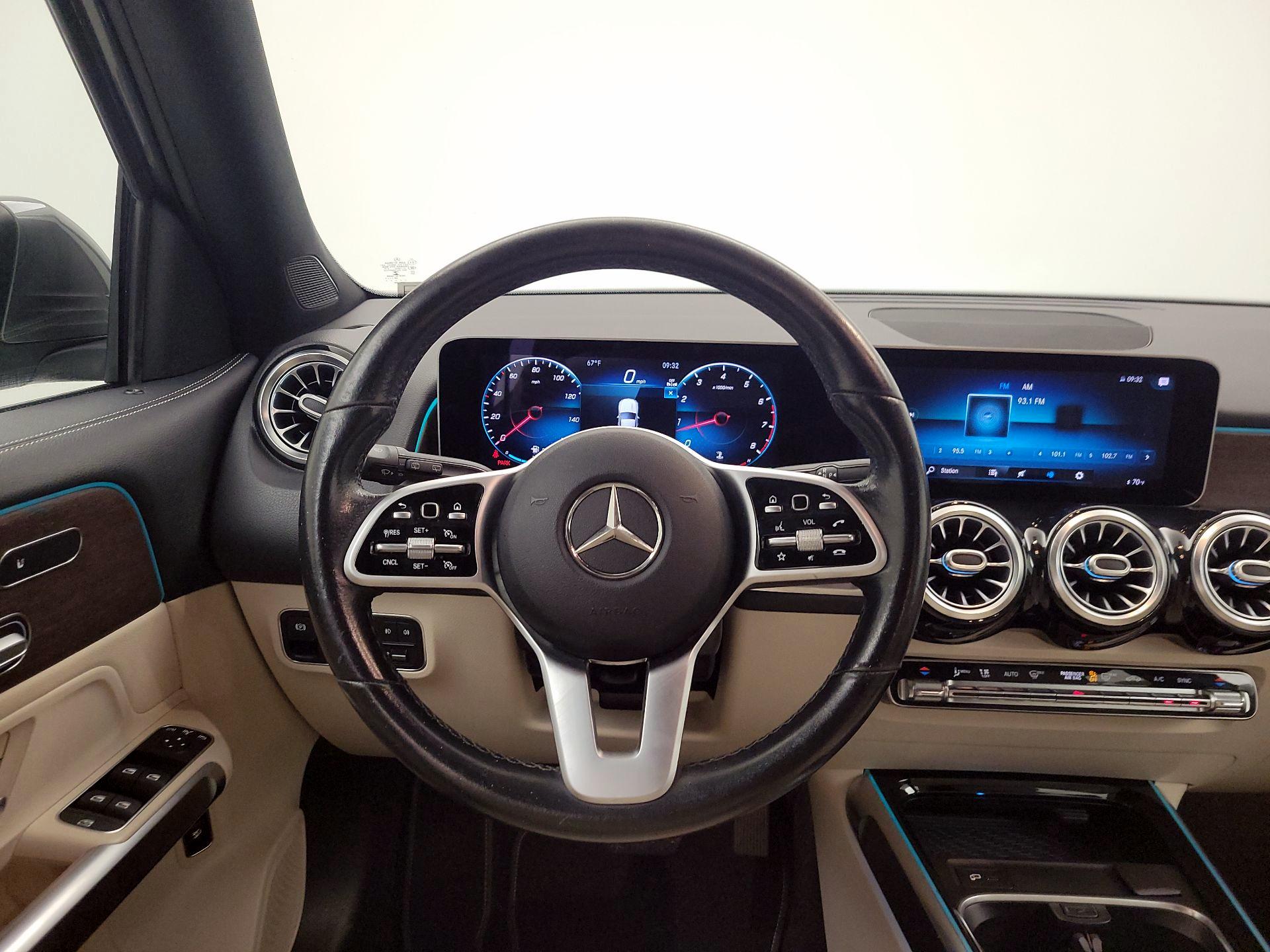 Thumbnail: 2021 Mercedes-Benz GLB - 10