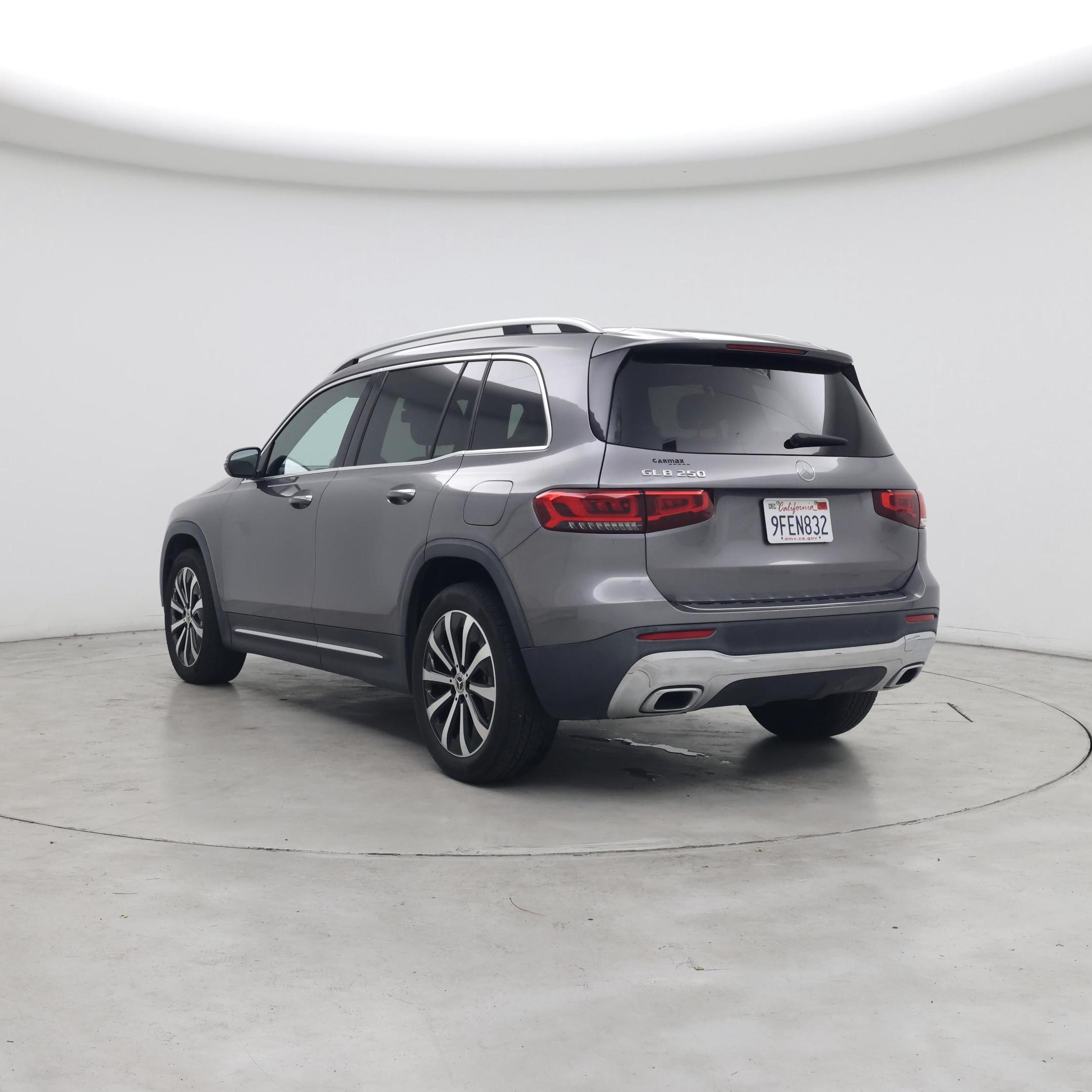 Thumbnail: 2021 Mercedes-Benz GLB - 2