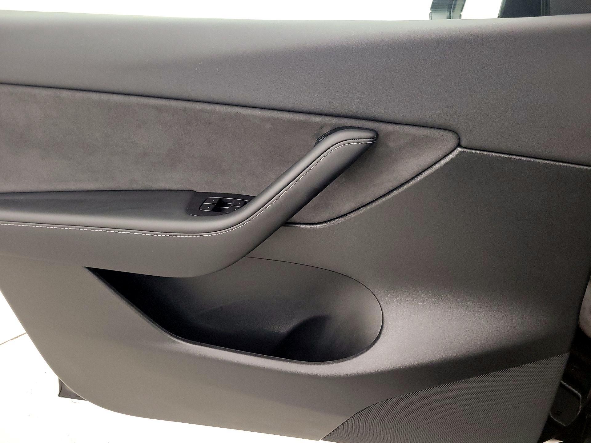 Thumbnail: 2022 Tesla Model Y - 12