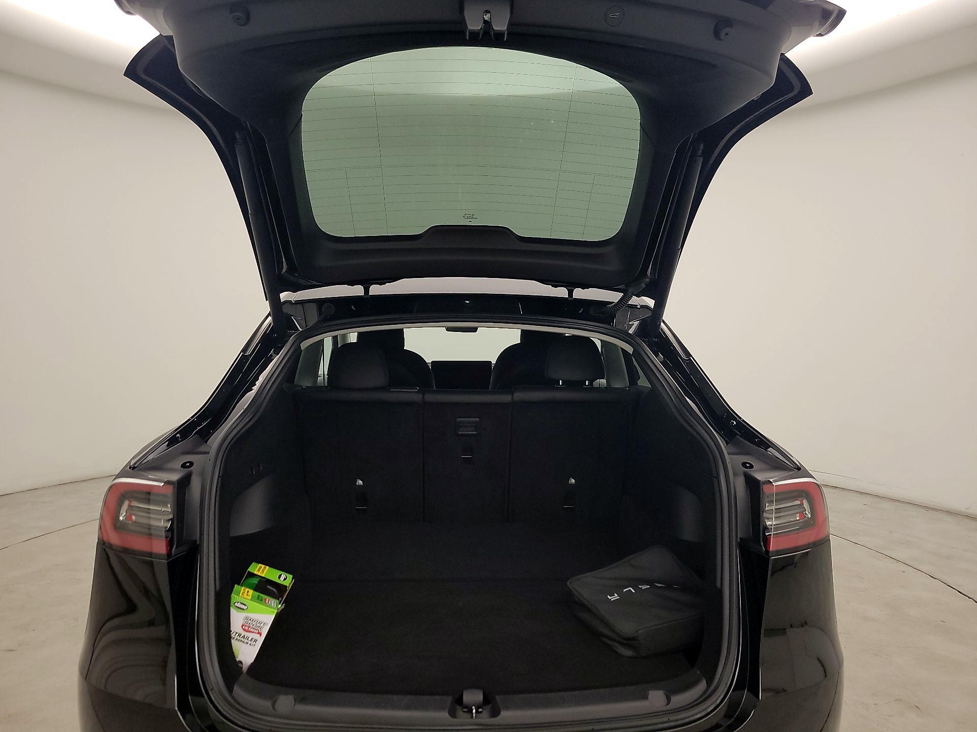 Thumbnail: 2022 Tesla Model Y - 19