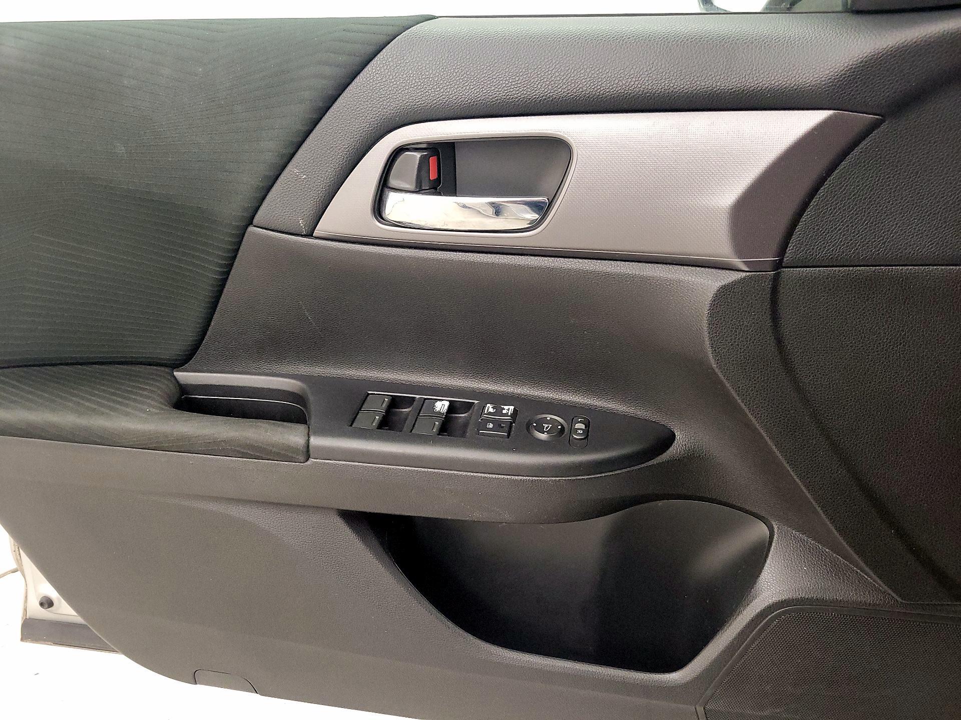 Thumbnail: 2015 Honda Accord - 12