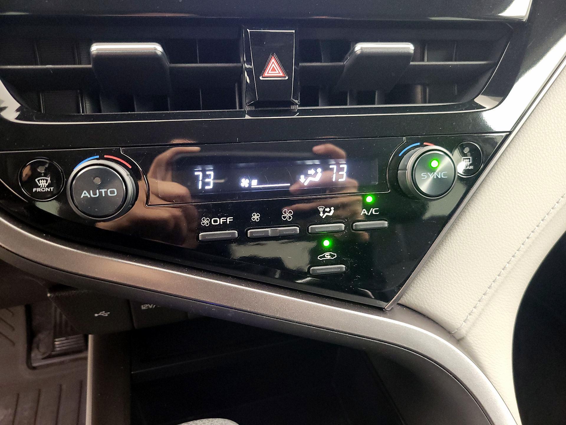 Thumbnail: 2022 Toyota Camry - 14