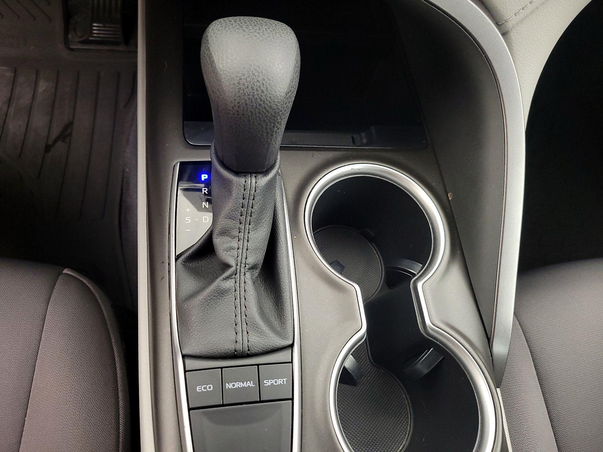 Thumbnail: 2022 Toyota Camry - 15