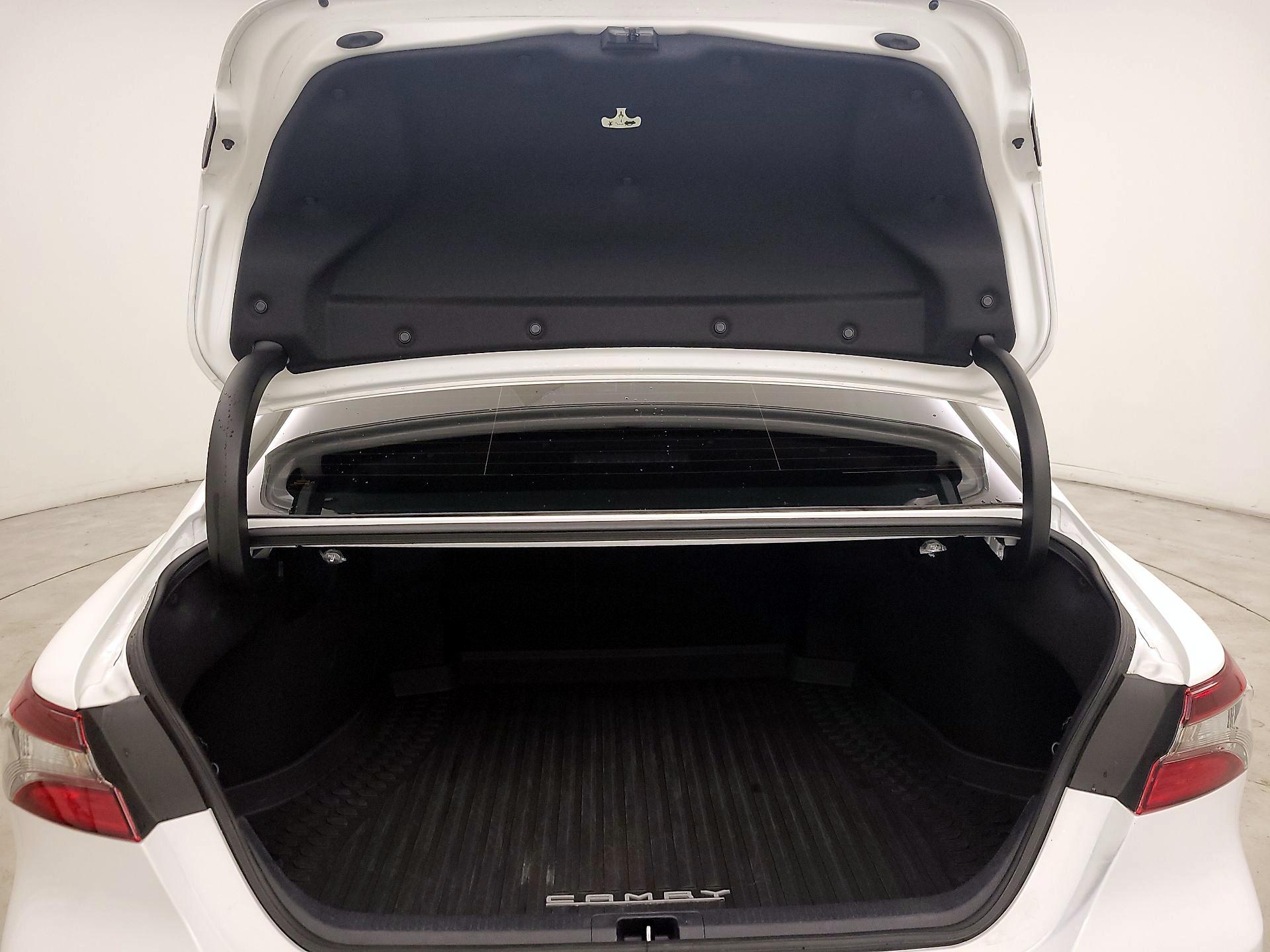 Thumbnail: 2022 Toyota Camry - 18