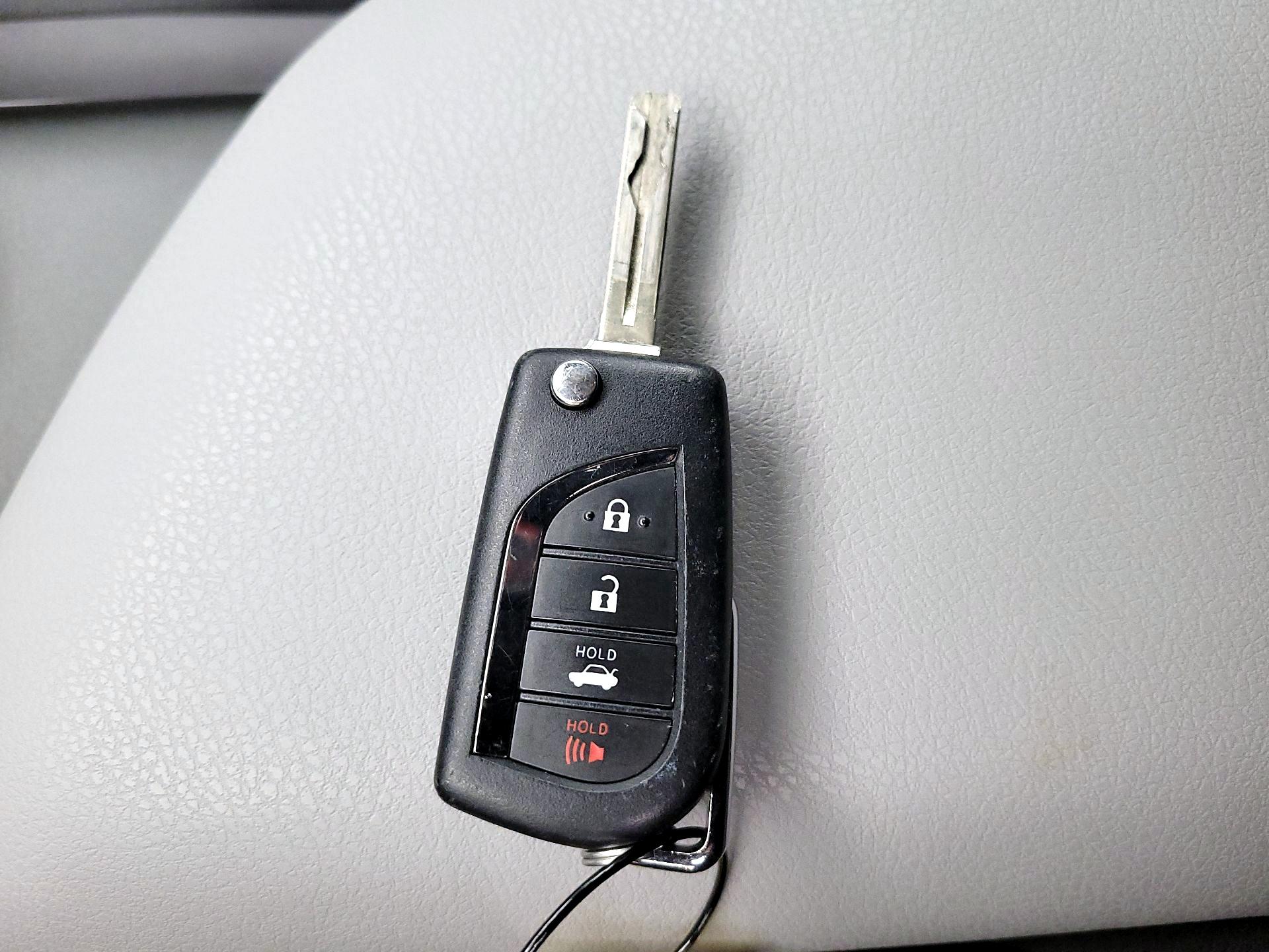 Thumbnail: 2022 Toyota Camry - 20