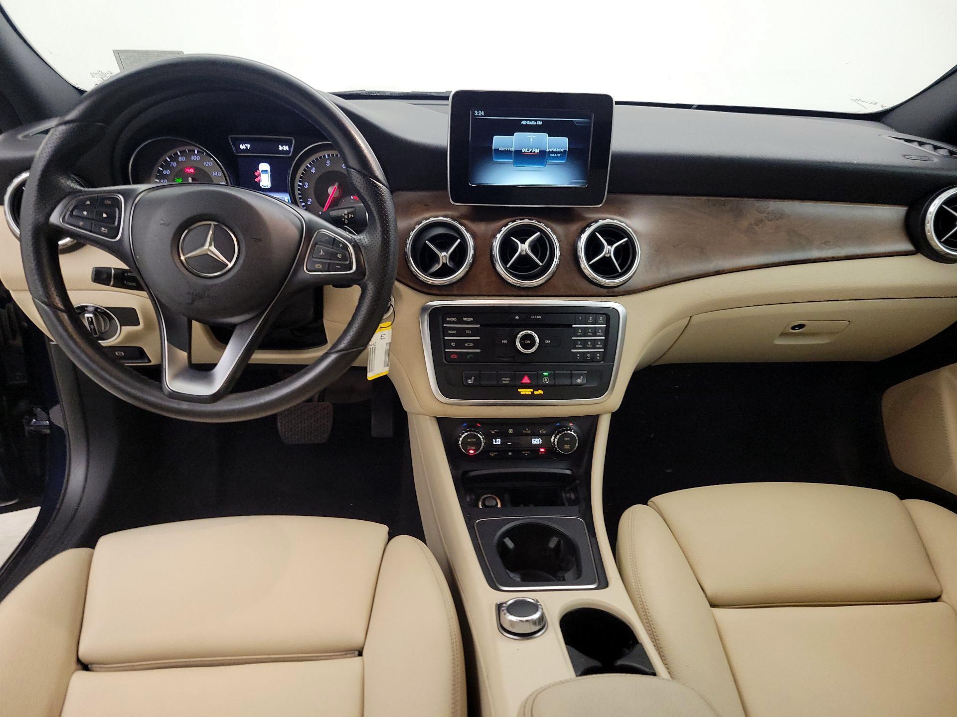 Thumbnail: 2017 Mercedes-Benz GLA - 9