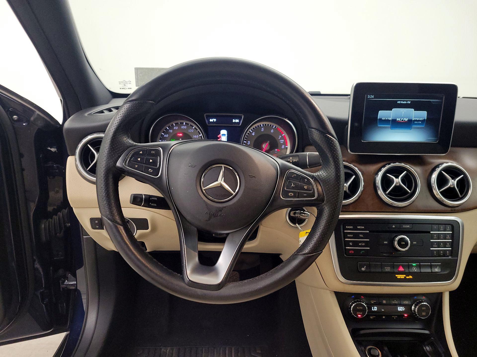 Thumbnail: 2017 Mercedes-Benz GLA - 10