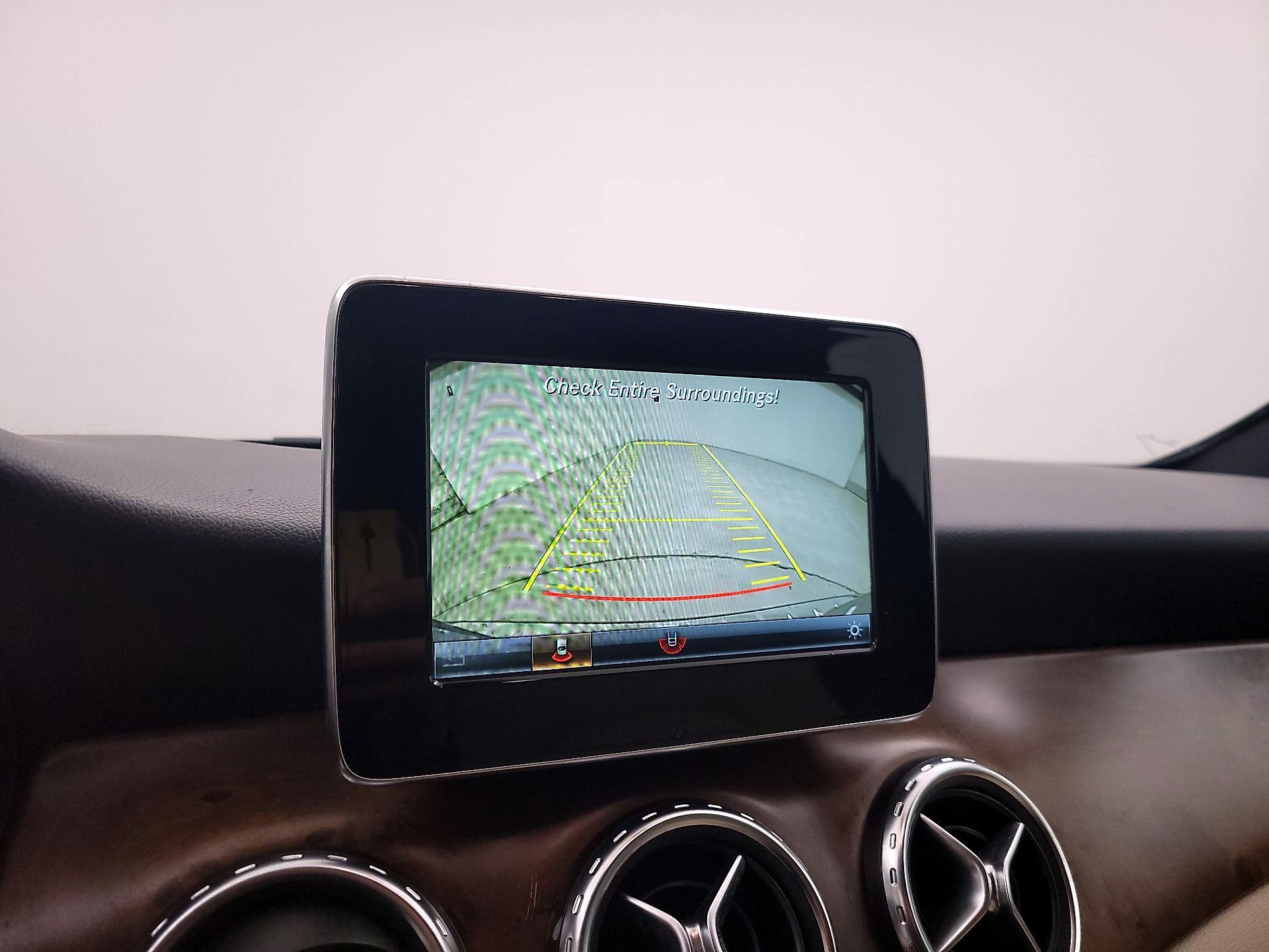 Thumbnail: 2017 Mercedes-Benz GLA - 14