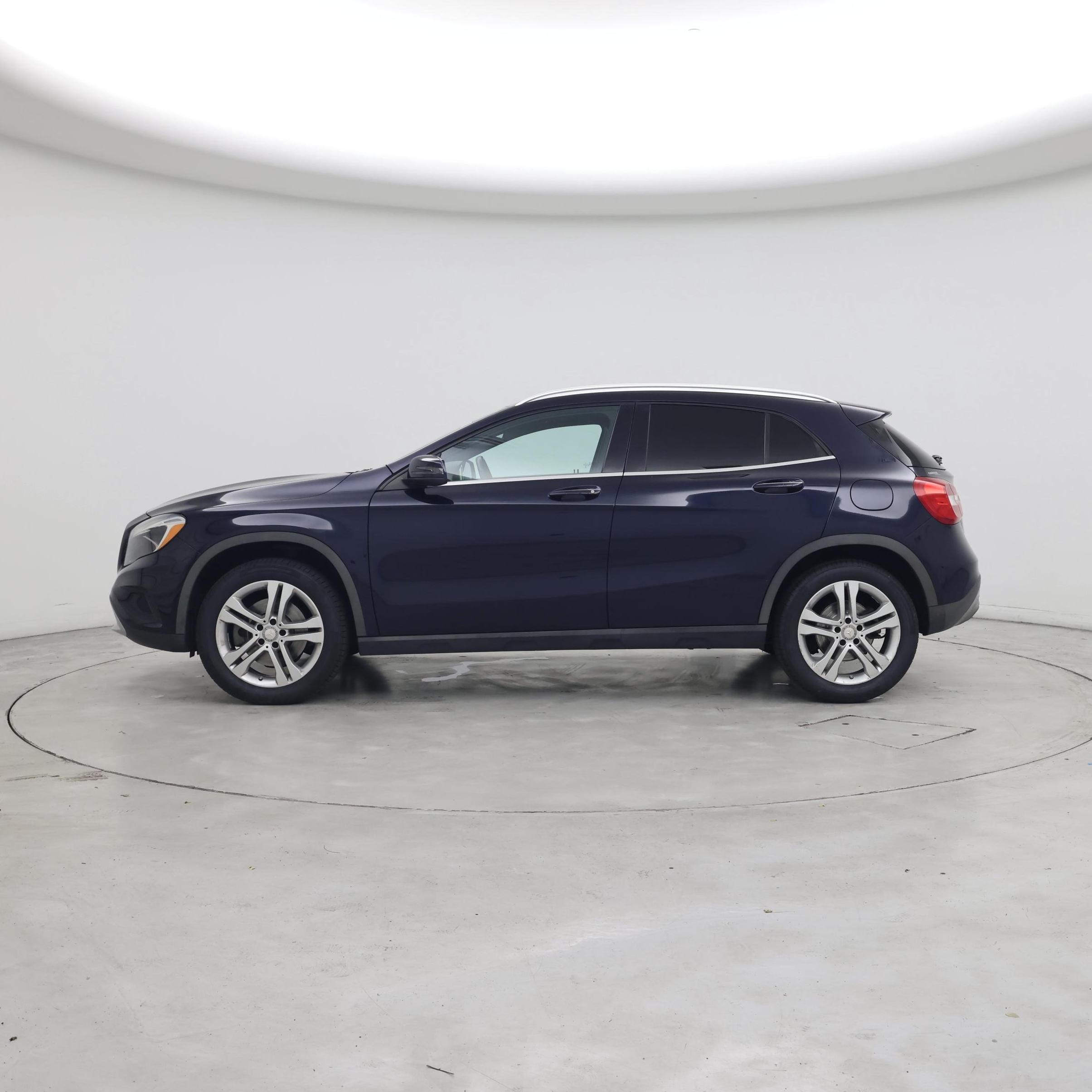 Thumbnail: 2017 Mercedes-Benz GLA - 3