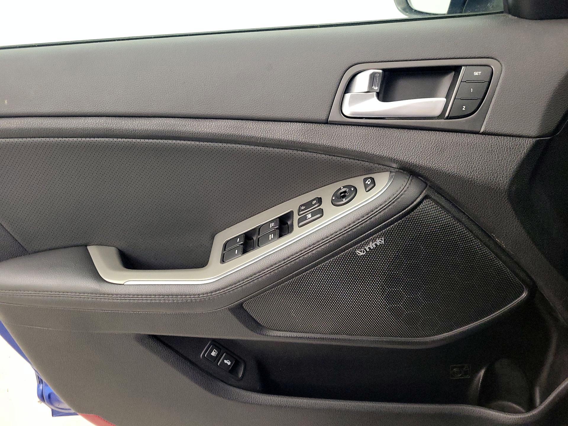 Thumbnail: 2015 Kia Optima - 12