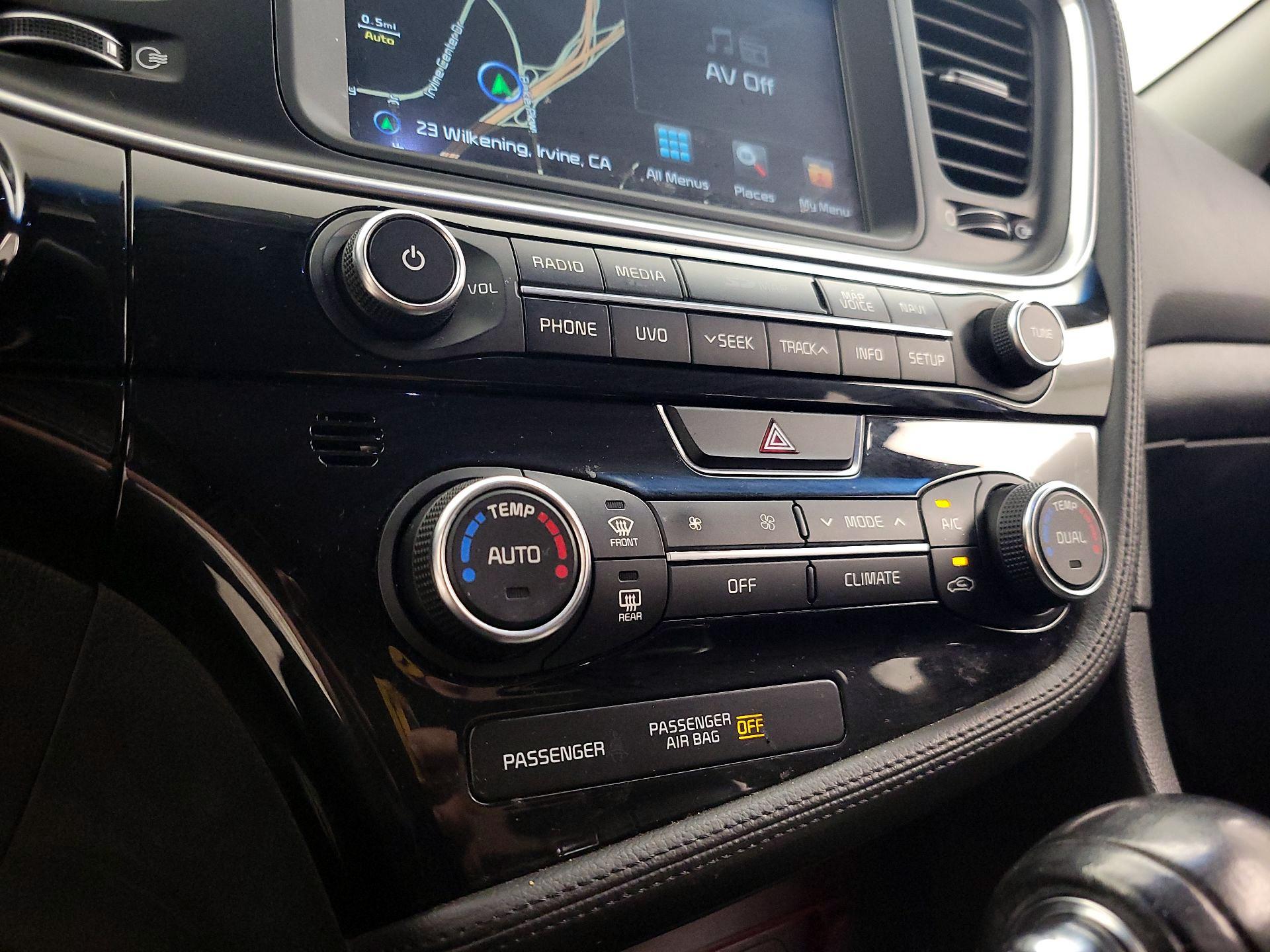 Thumbnail: 2015 Kia Optima - 16