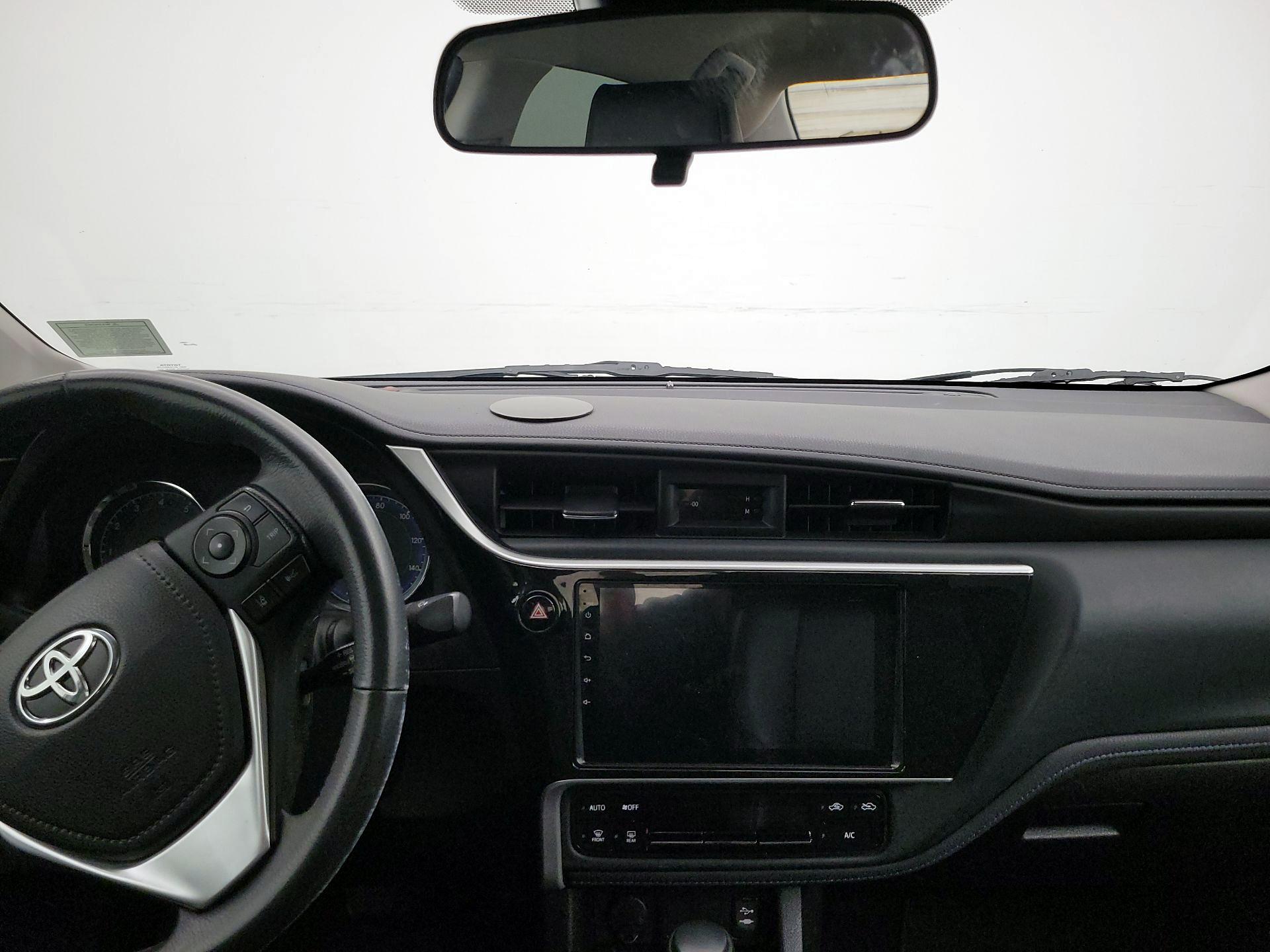 Thumbnail: 2018 Toyota Corolla - 9