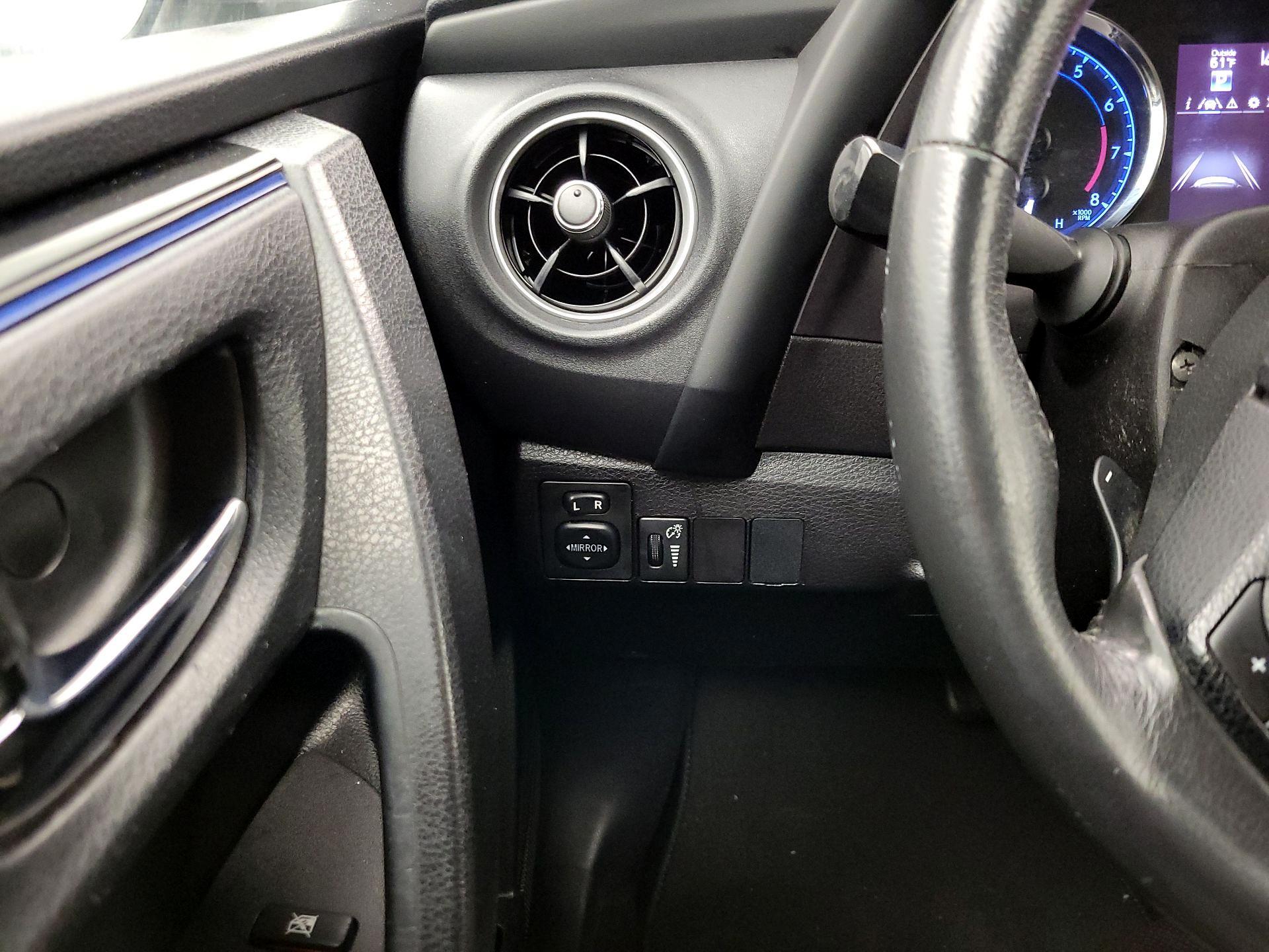 Thumbnail: 2018 Toyota Corolla - 13