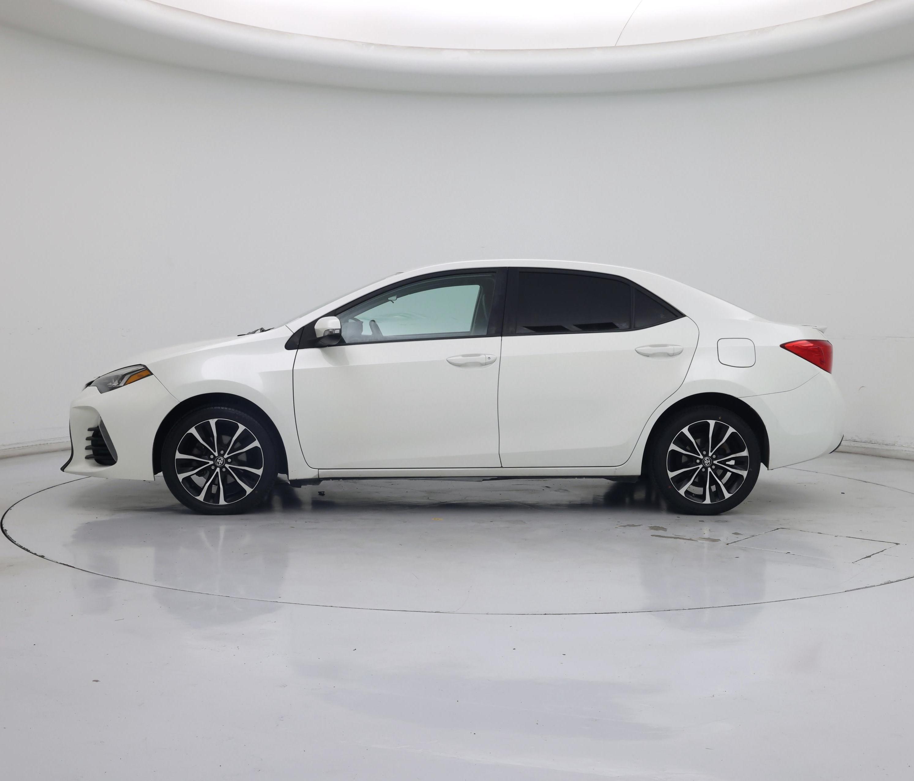 Thumbnail: 2018 Toyota Corolla - 3