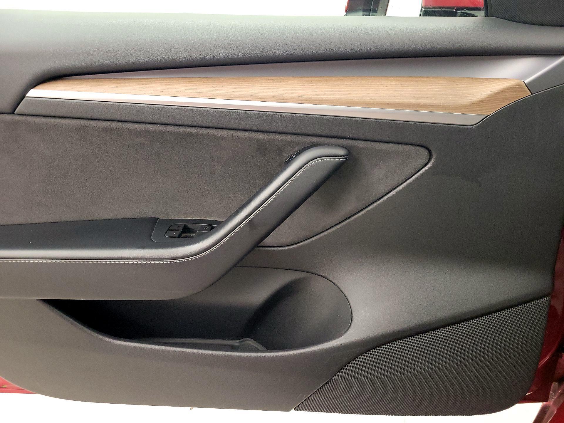 Thumbnail: 2021 Tesla Model 3 - 12