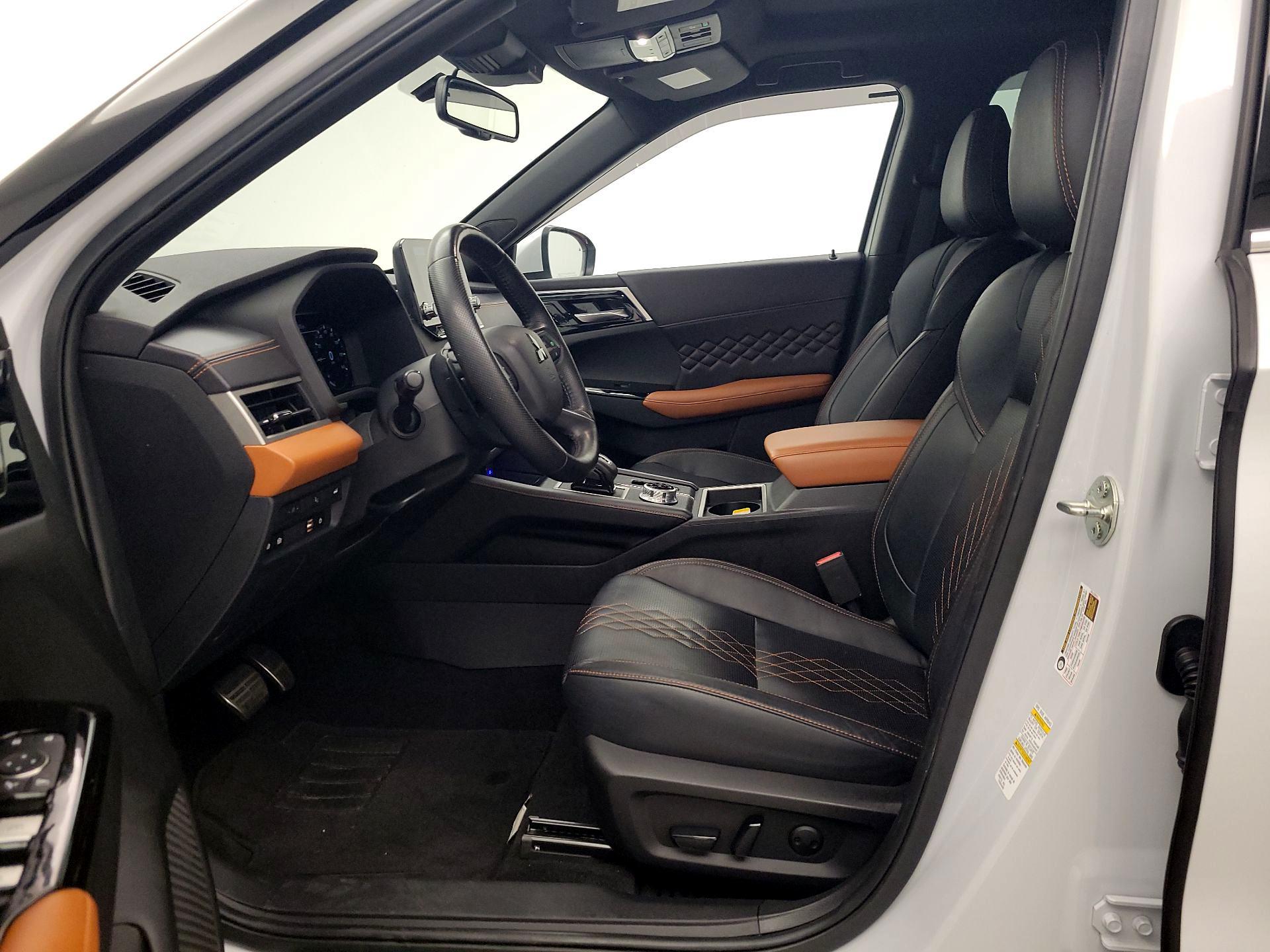 Thumbnail: 2022 Mitsubishi Outlander - 11