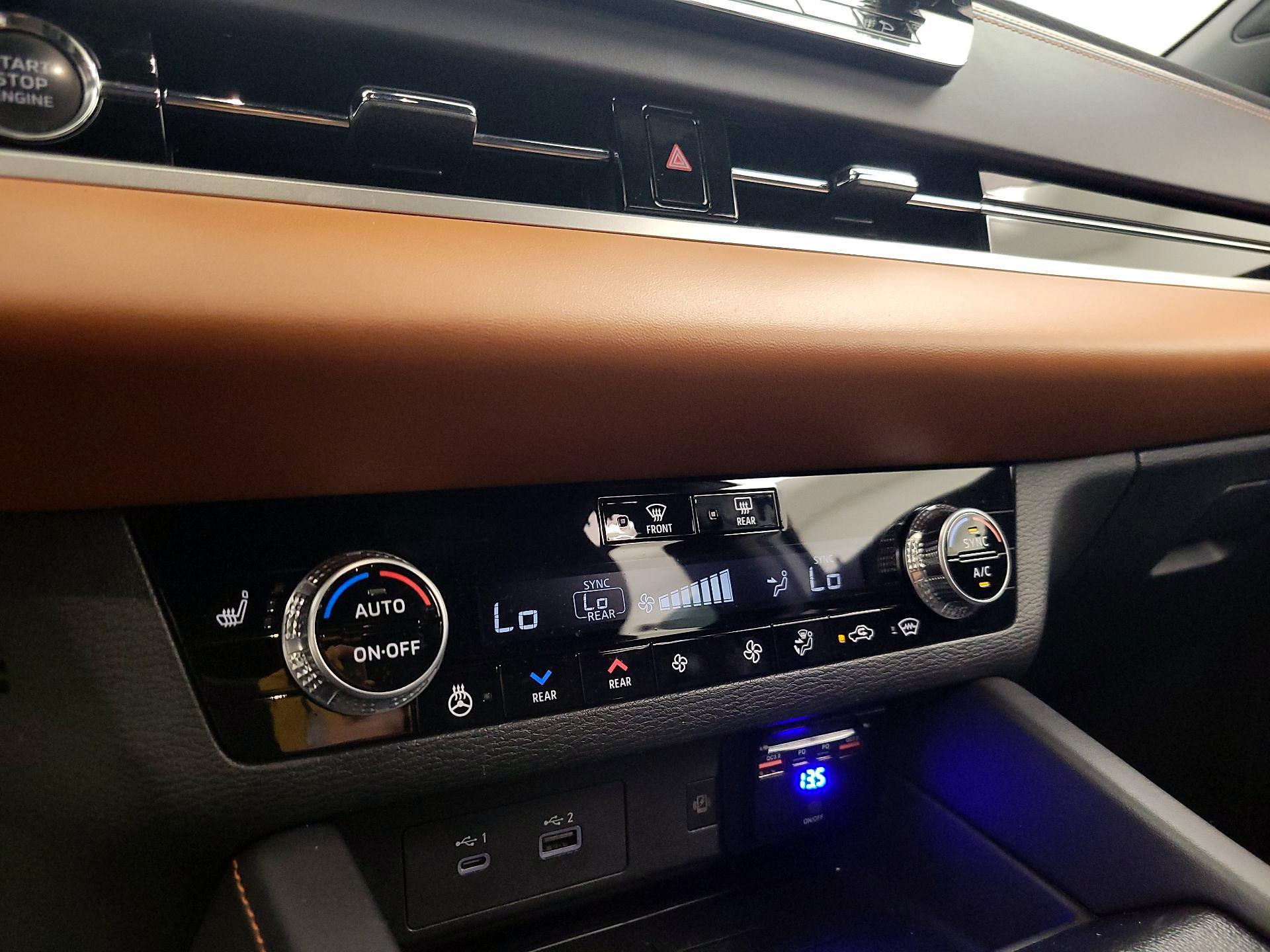 Thumbnail: 2022 Mitsubishi Outlander - 17