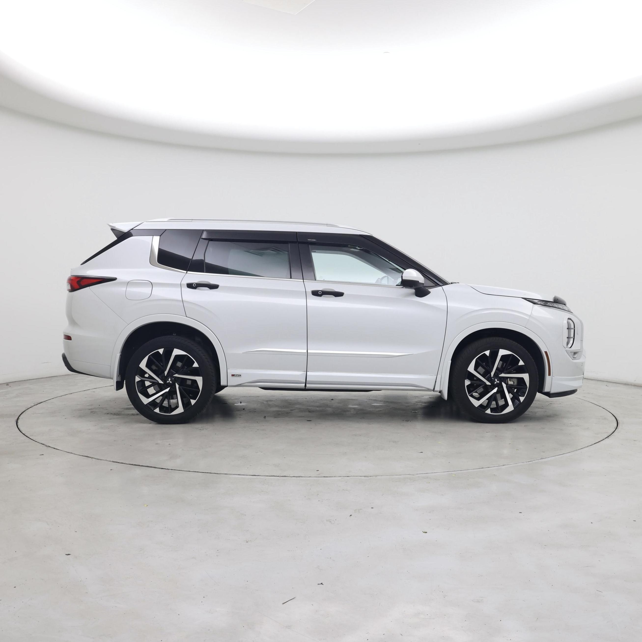 Thumbnail: 2022 Mitsubishi Outlander - 7