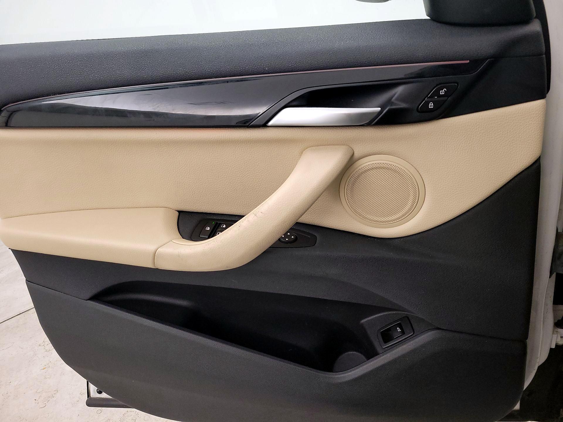 Thumbnail: 2016 BMW X1 - 12