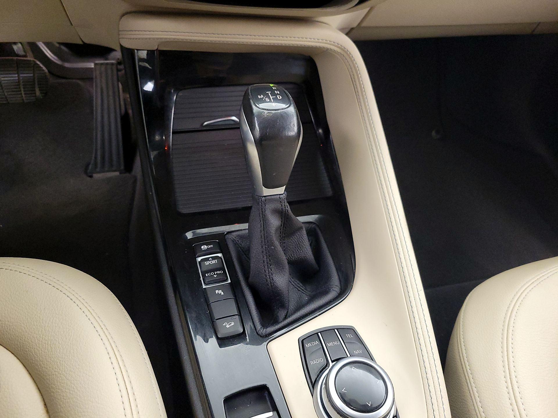 Thumbnail: 2016 BMW X1 - 14