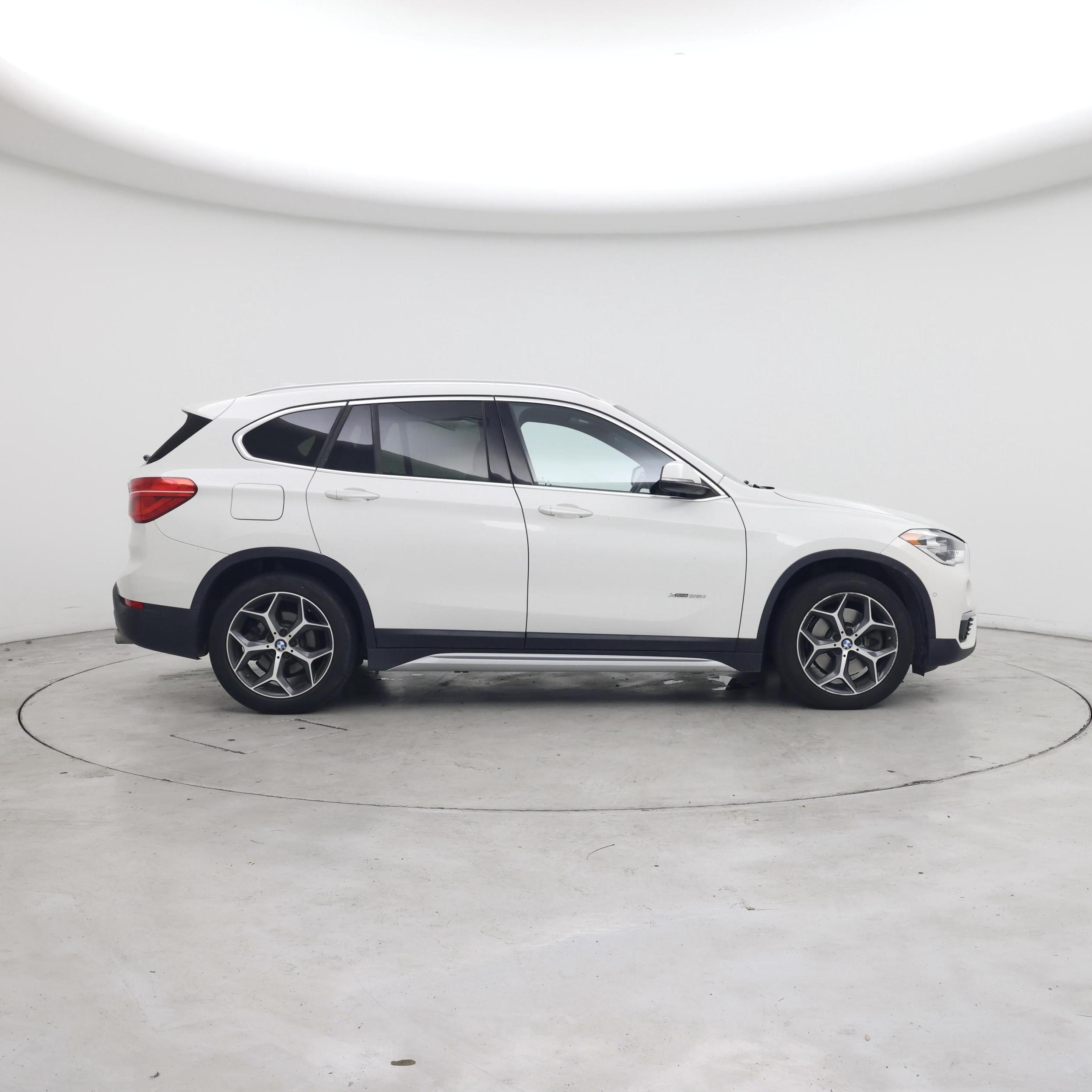 Thumbnail: 2016 BMW X1 - 7