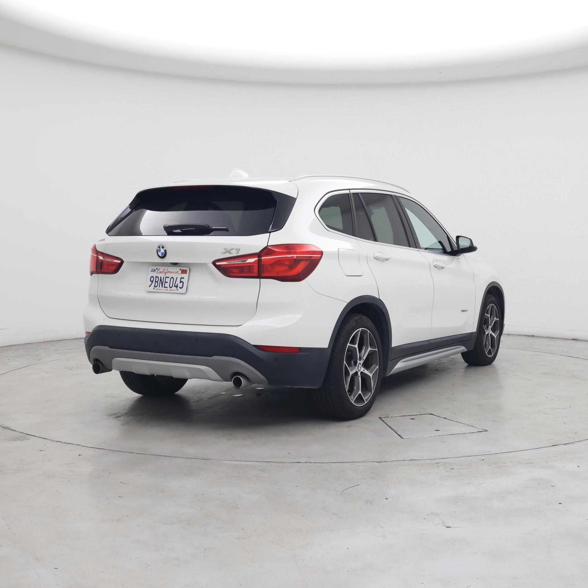 Thumbnail: 2016 BMW X1 - 8
