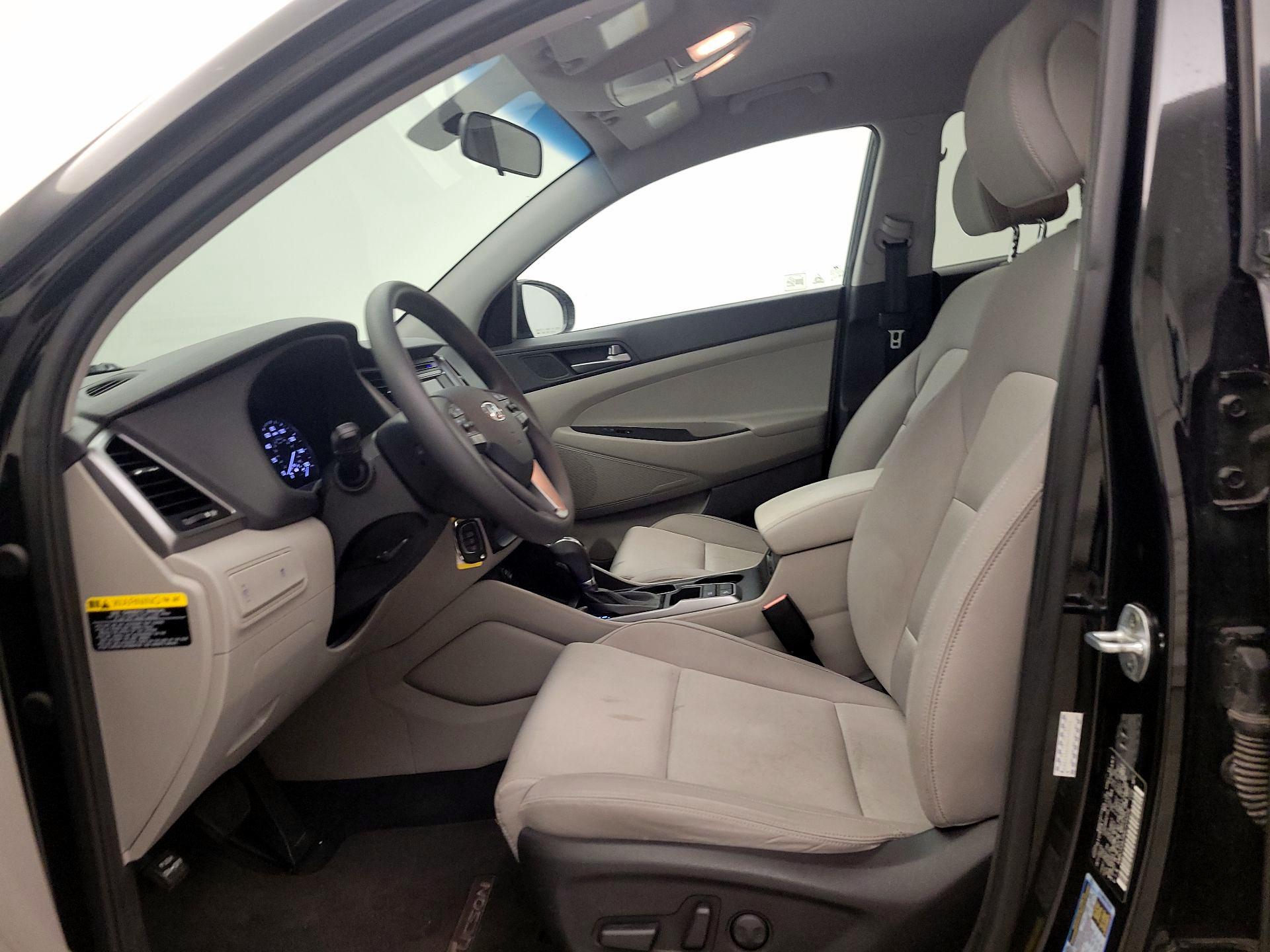 Thumbnail: 2016 Hyundai Tucson - 11