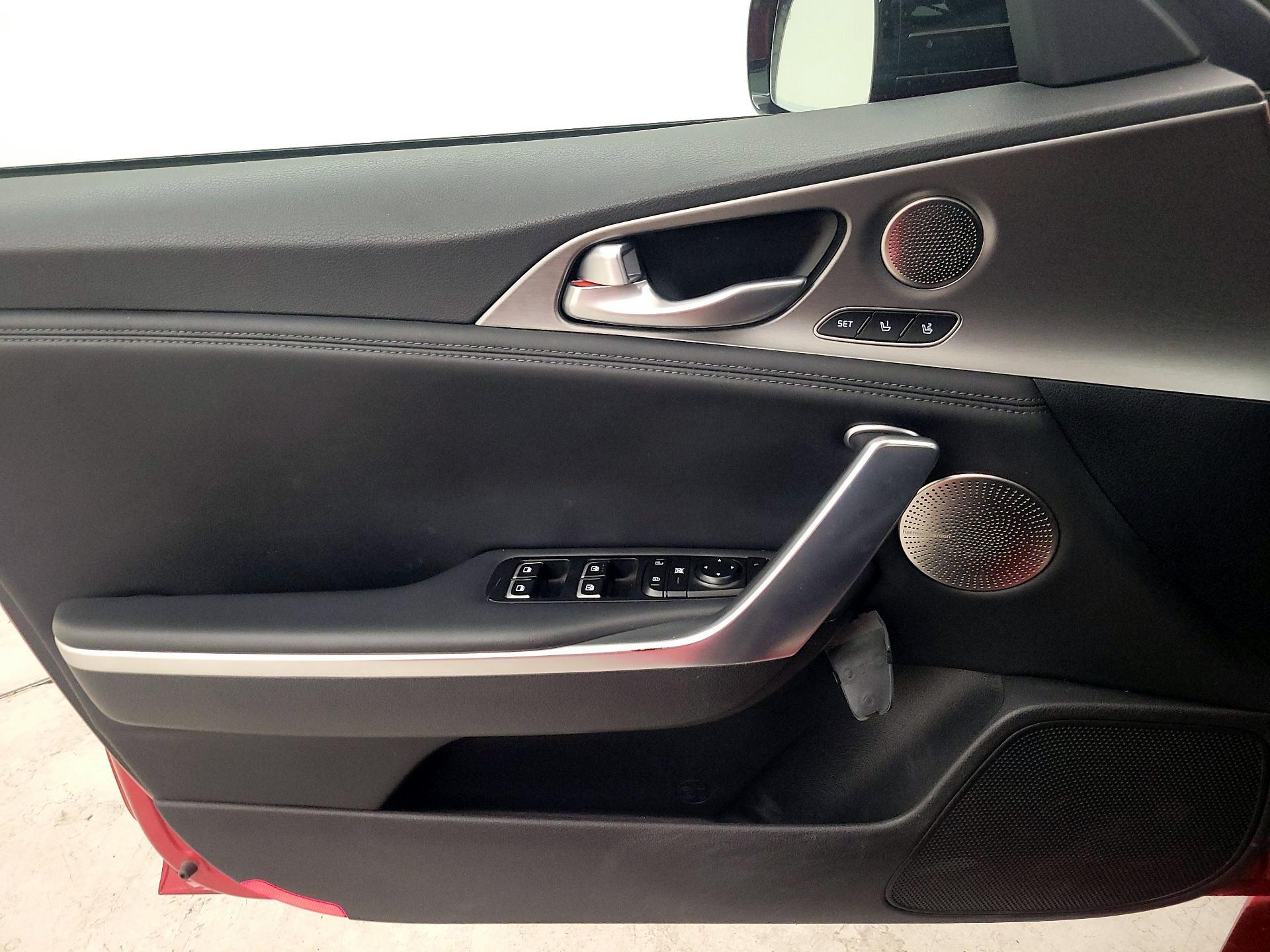 Thumbnail: 2018 Kia Stinger - 12