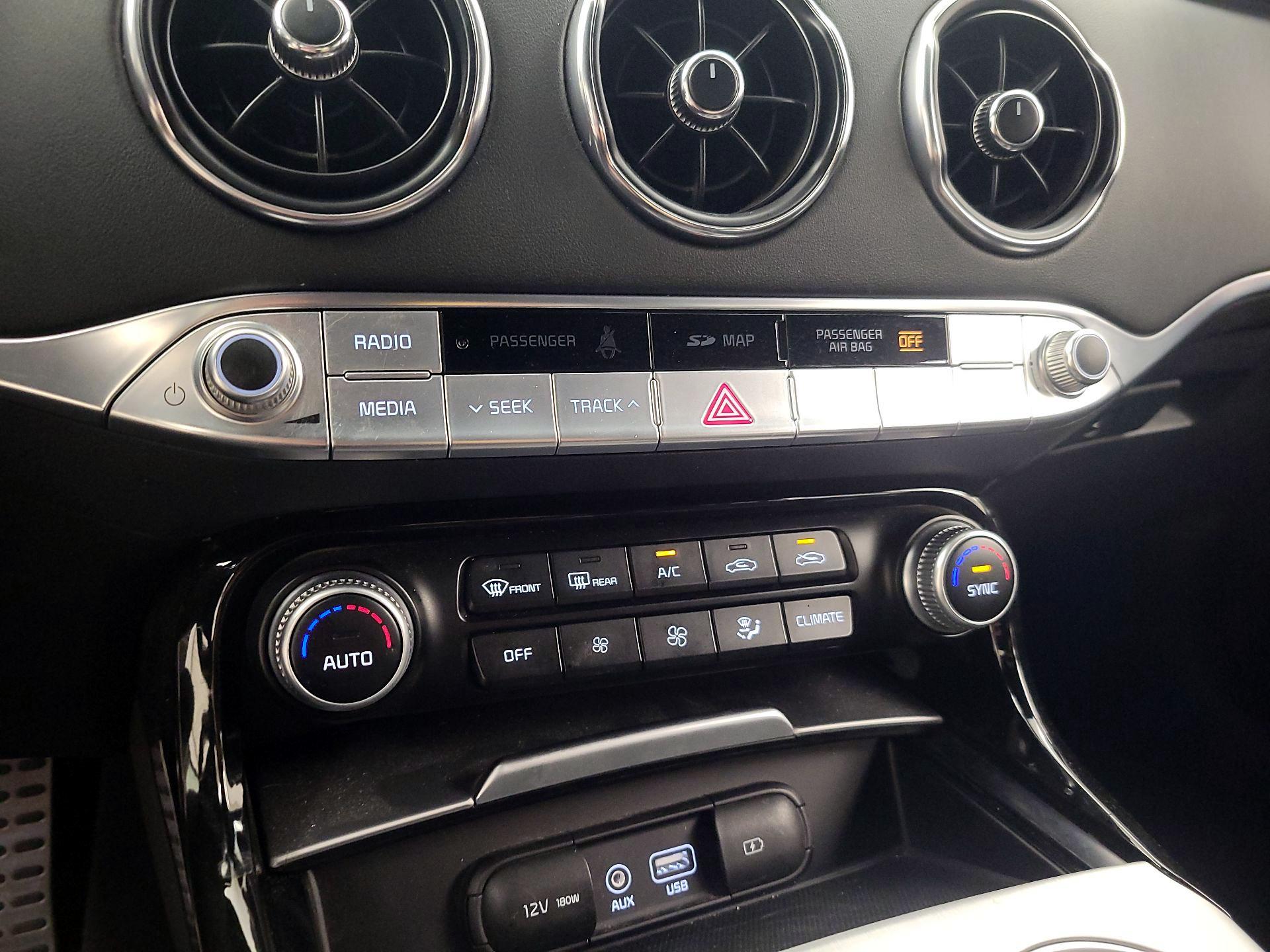 Thumbnail: 2018 Kia Stinger - 16