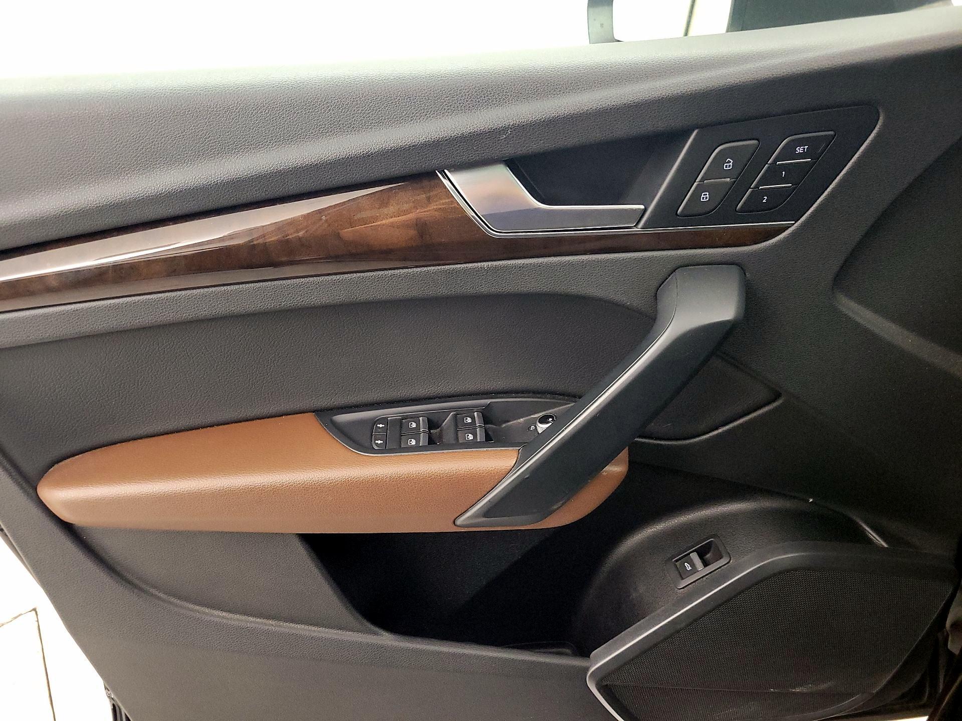 Thumbnail: 2019 Audi Q5 - 12