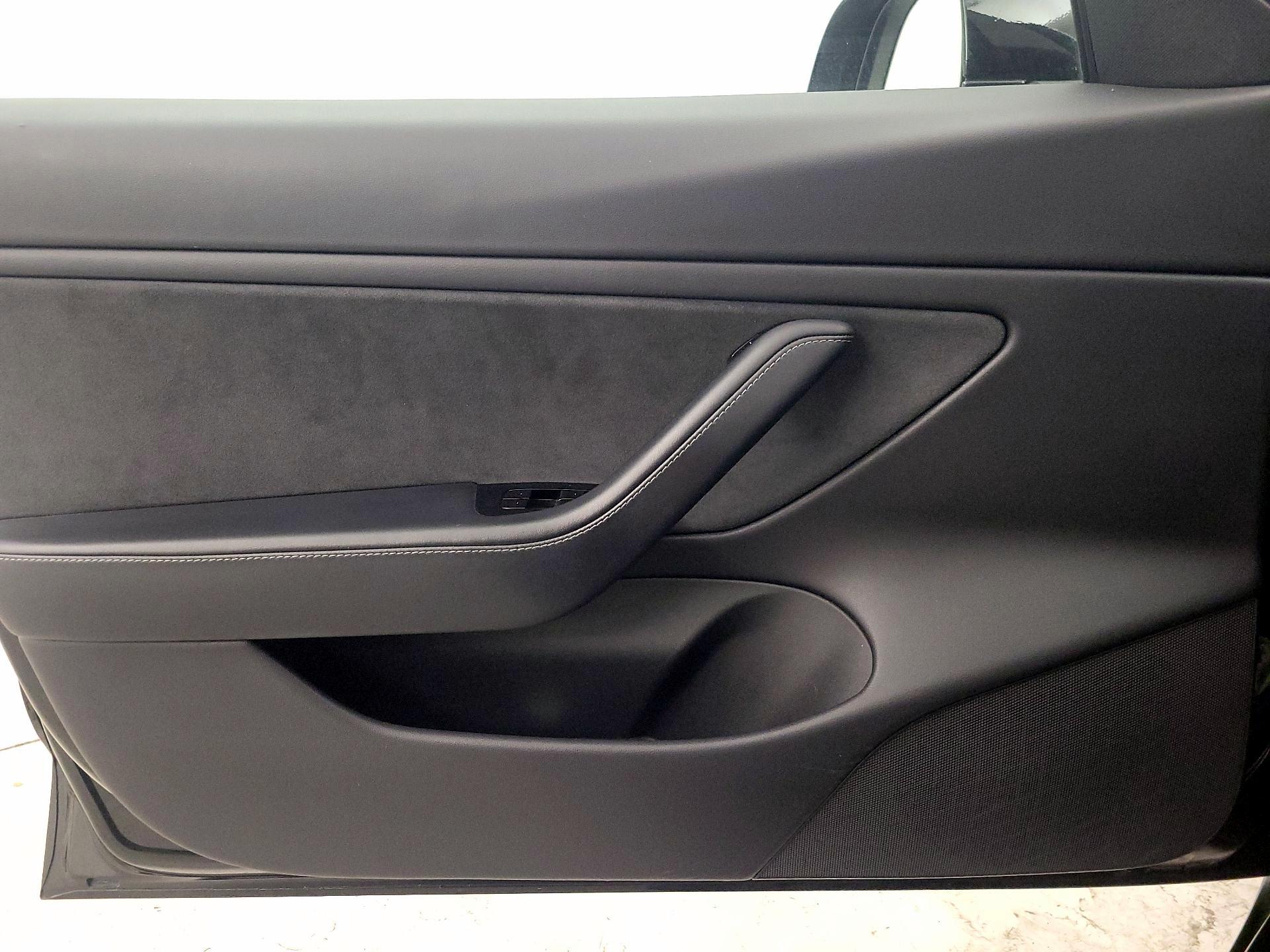 Thumbnail: 2020 Tesla Model 3 - 12