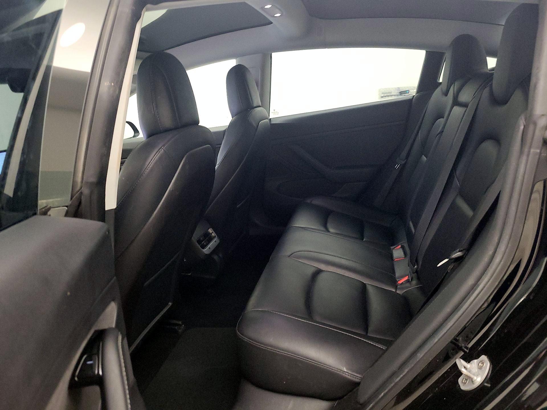 Thumbnail: 2020 Tesla Model 3 - 18