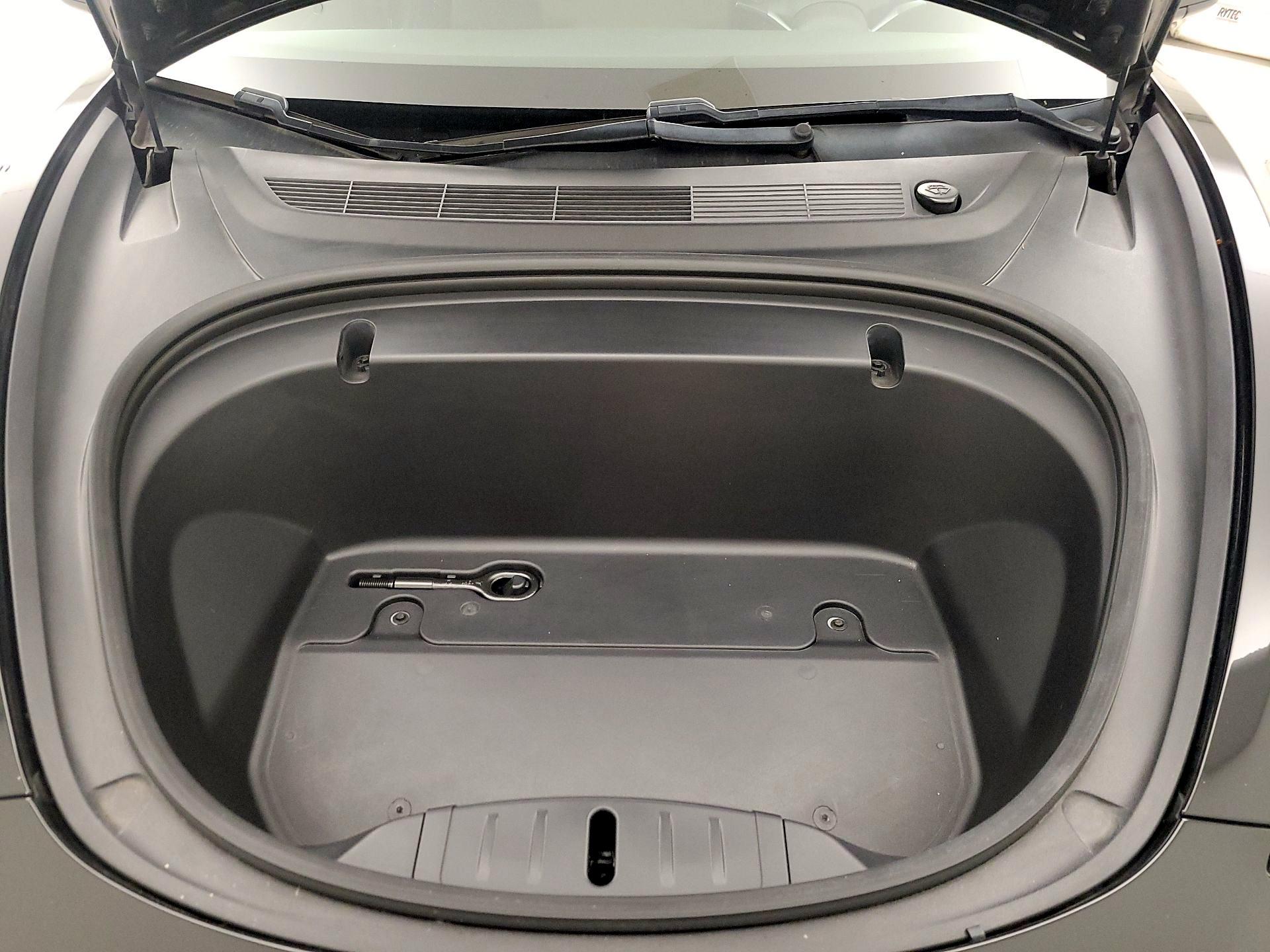 Thumbnail: 2020 Tesla Model 3 - 20