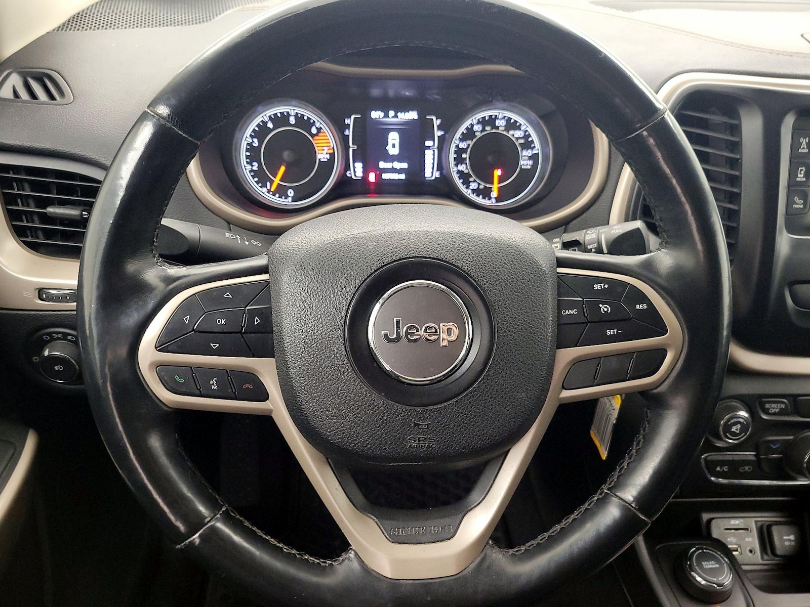 2018 Jeep Cherokee Latitude - Photo 11