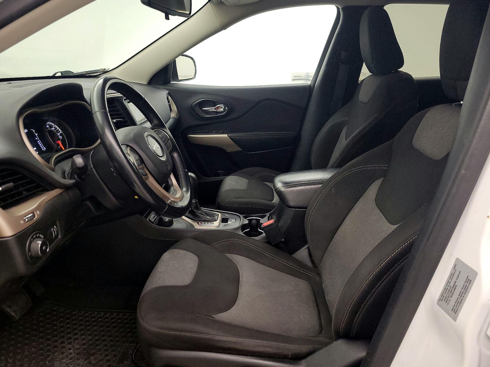 2018 Jeep Cherokee Latitude - Photo 12