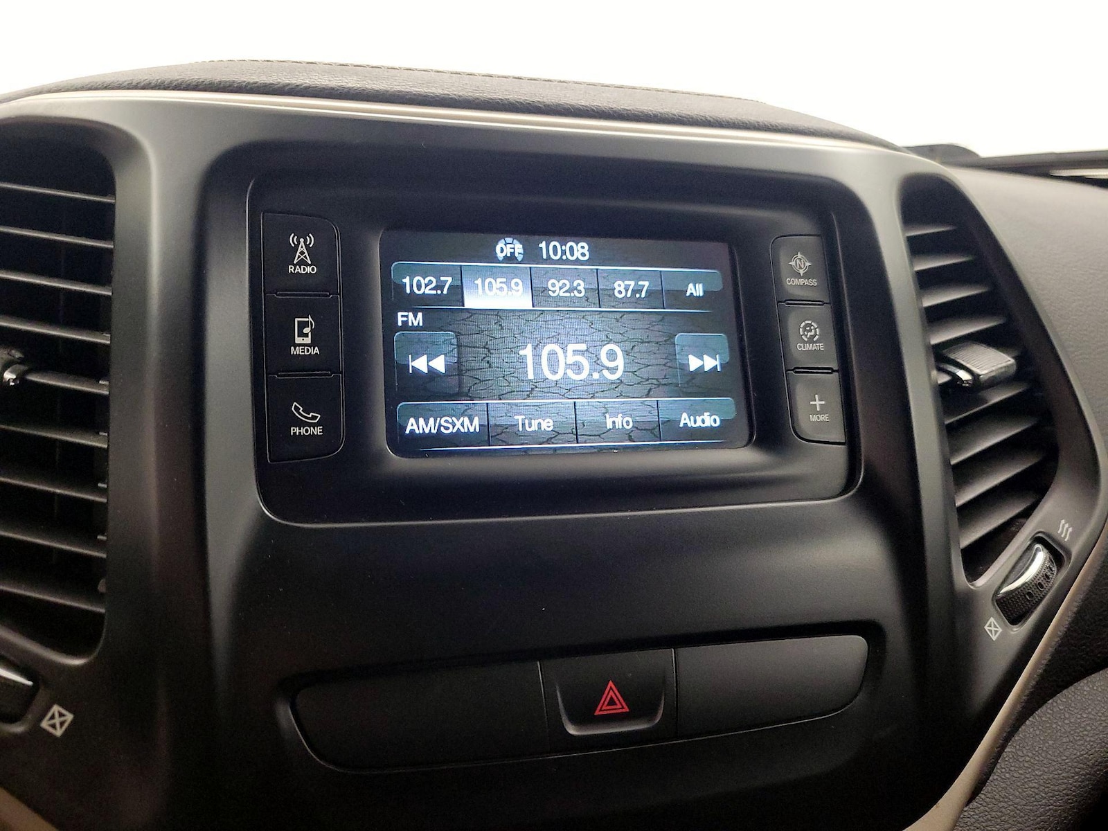 2018 Jeep Cherokee Latitude - Photo 16