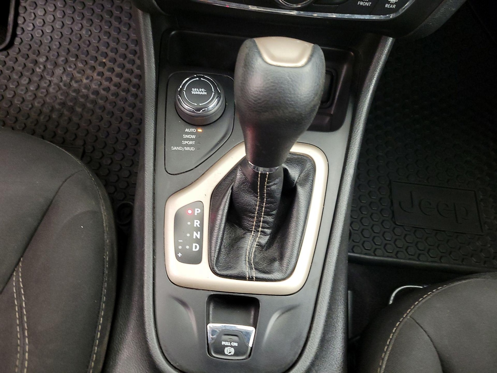 2018 Jeep Cherokee Latitude - Photo 18