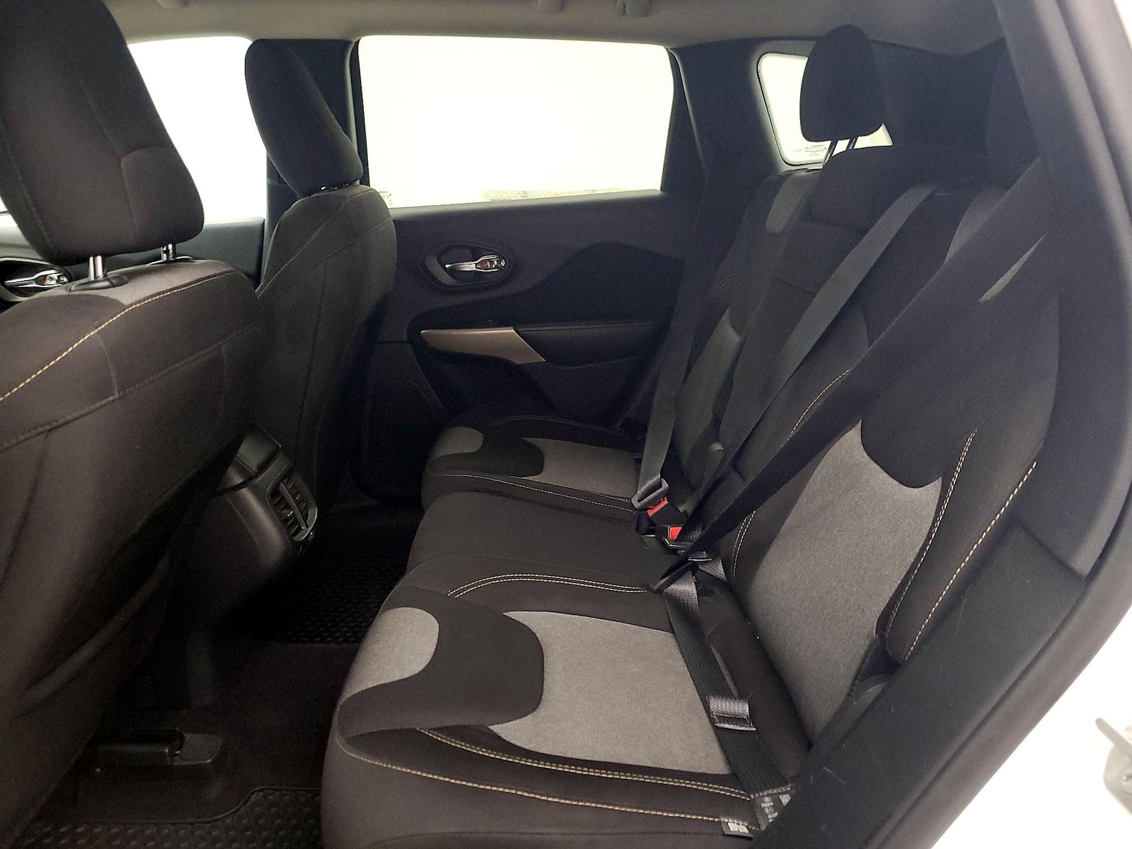 2018 Jeep Cherokee Latitude - Photo 20