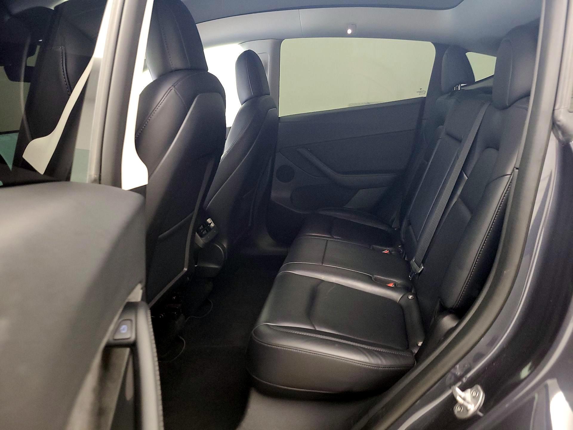 Thumbnail: 2022 Tesla Model Y - 18