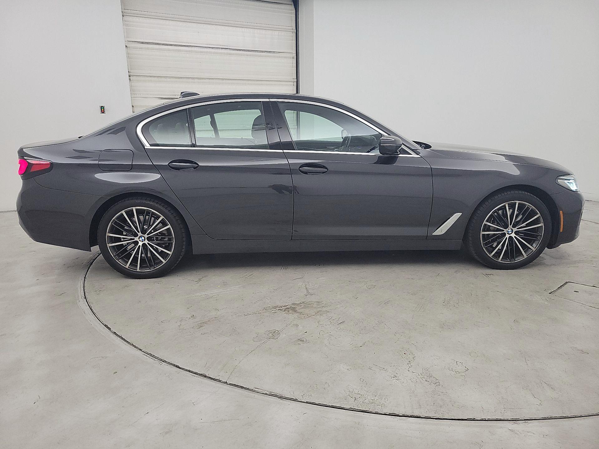 Thumbnail: 2022 BMW 5 Series - 4