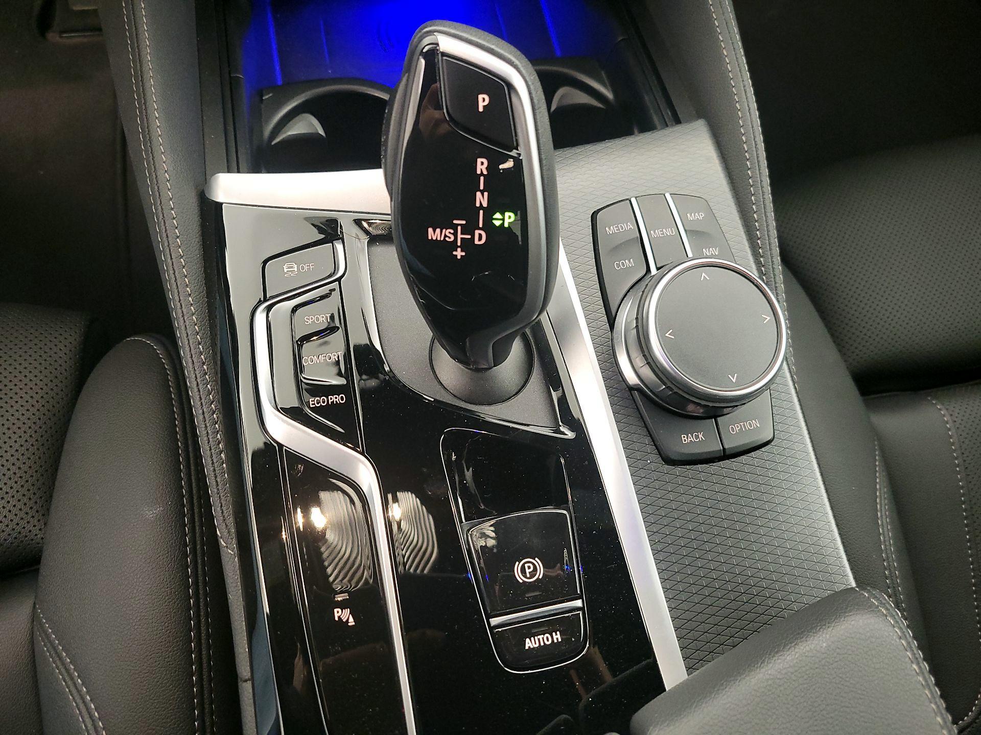 Thumbnail: 2023 BMW 5 Series - 16