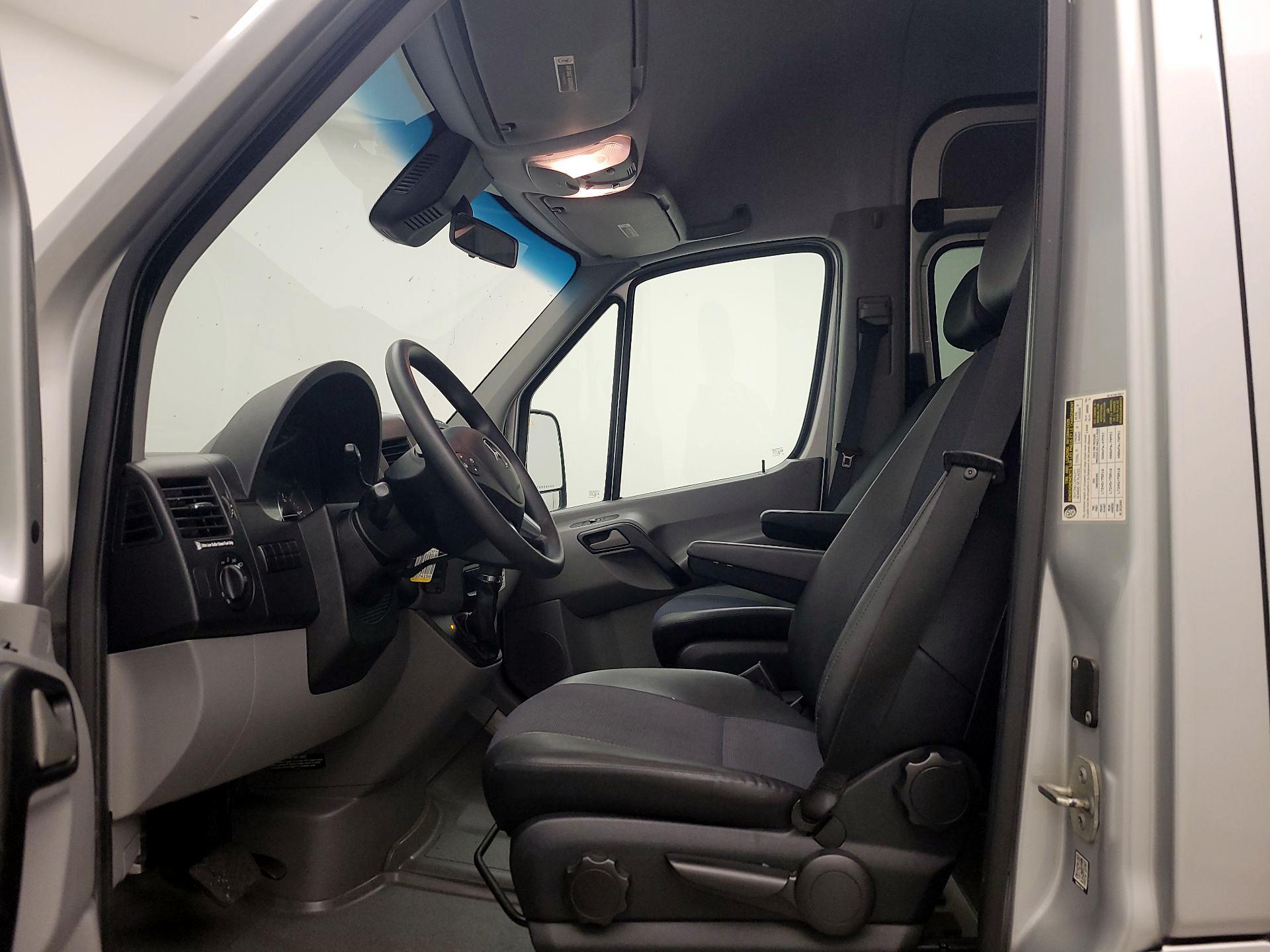 Thumbnail: 2015 Mercedes-Benz Sprinter - 11
