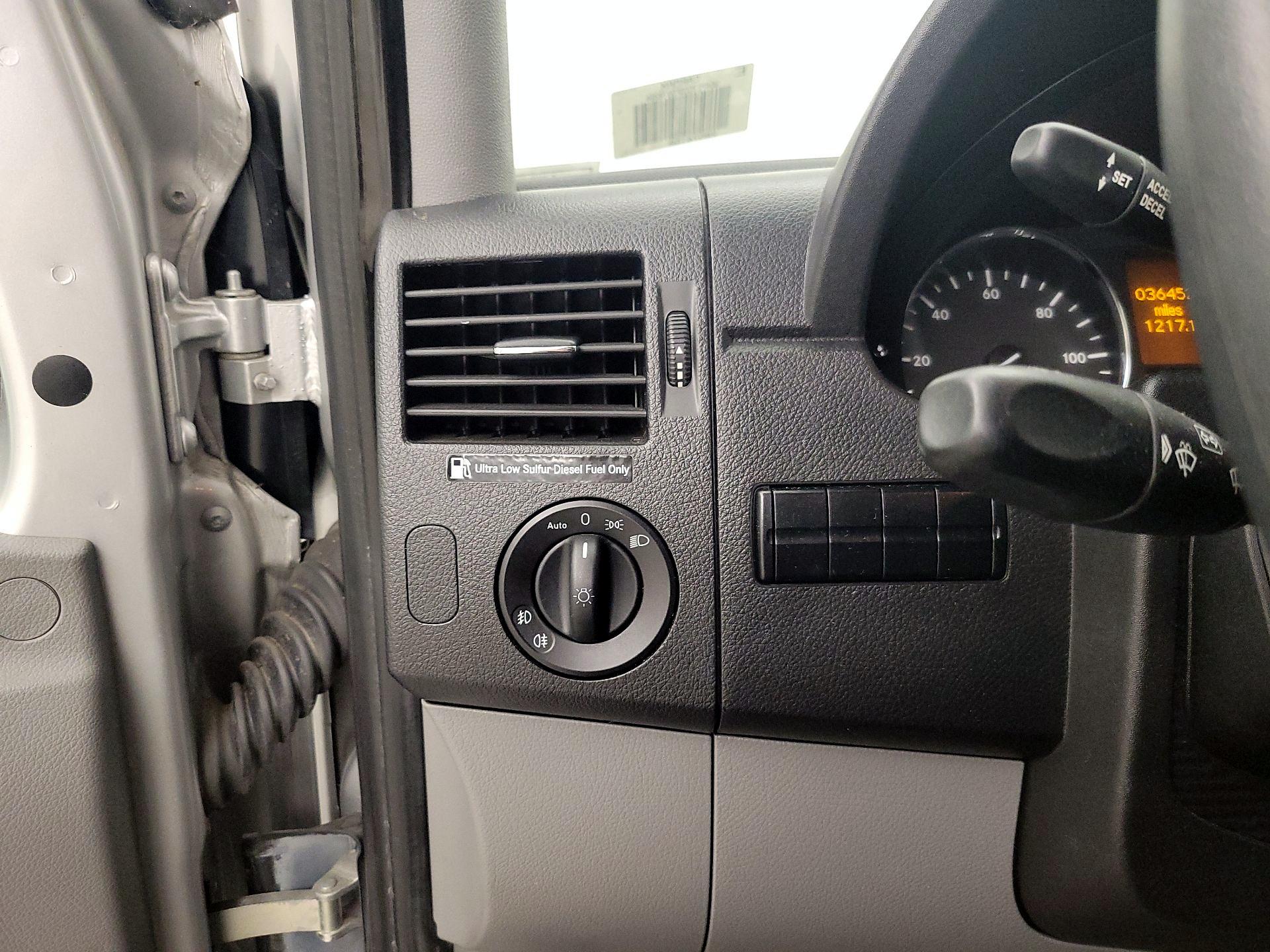 Thumbnail: 2015 Mercedes-Benz Sprinter - 13