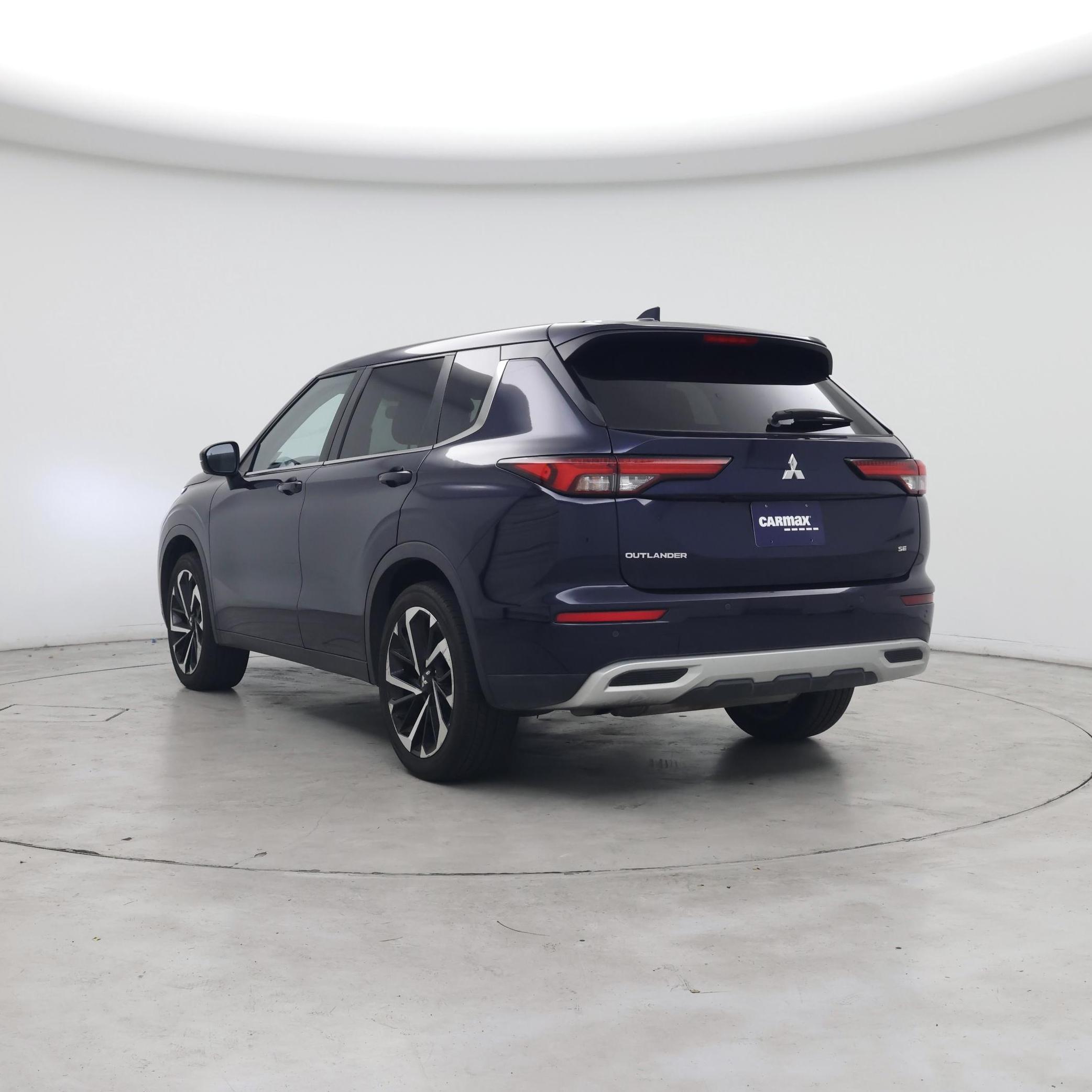 Thumbnail: 2022 Mitsubishi Outlander - 2