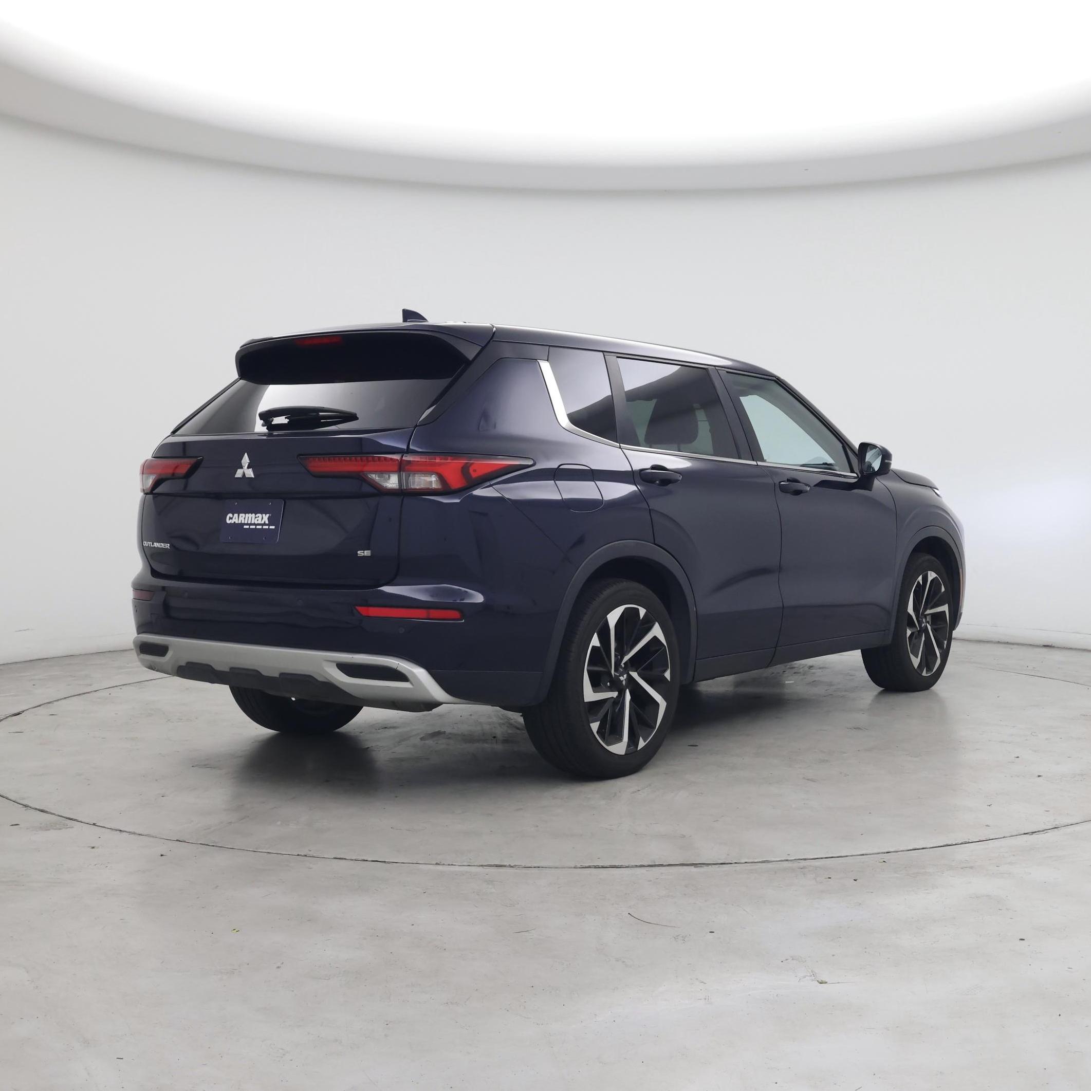 Thumbnail: 2022 Mitsubishi Outlander - 8