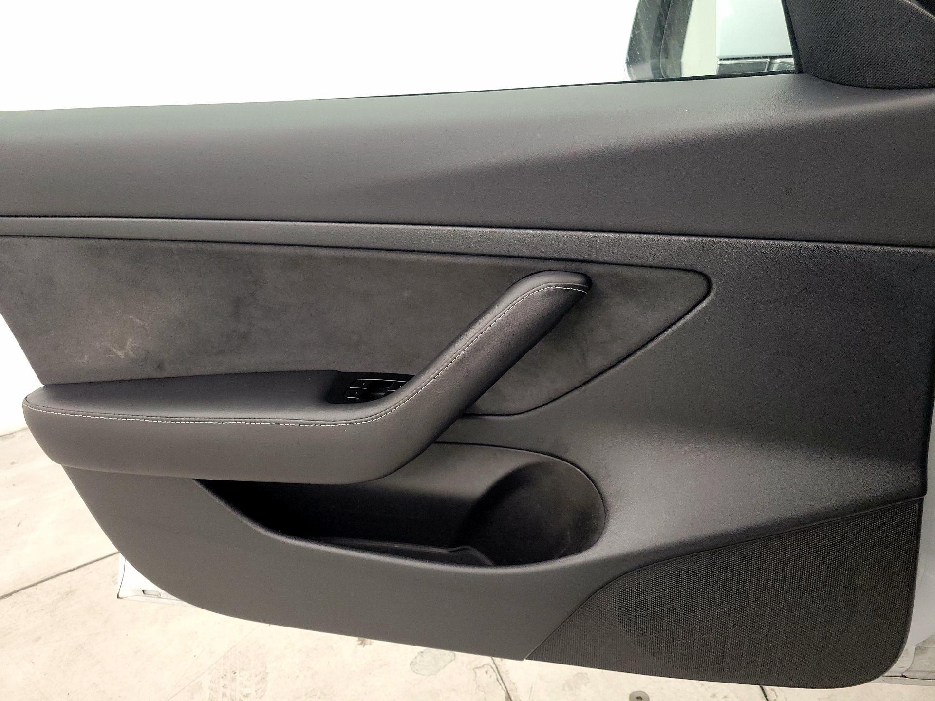 Thumbnail: 2020 Tesla Model 3 - 12