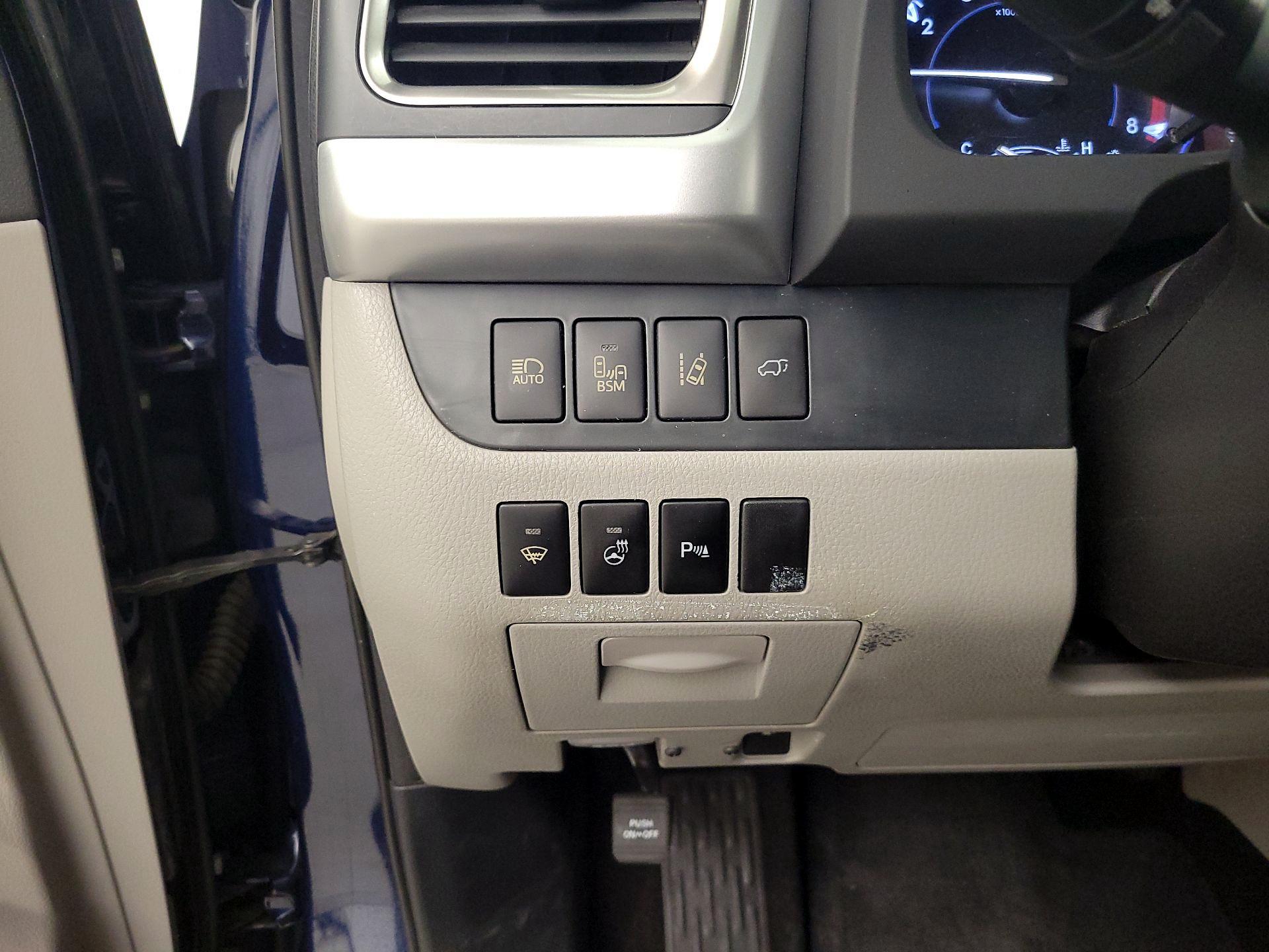 Thumbnail: 2014 Toyota Highlander - 13