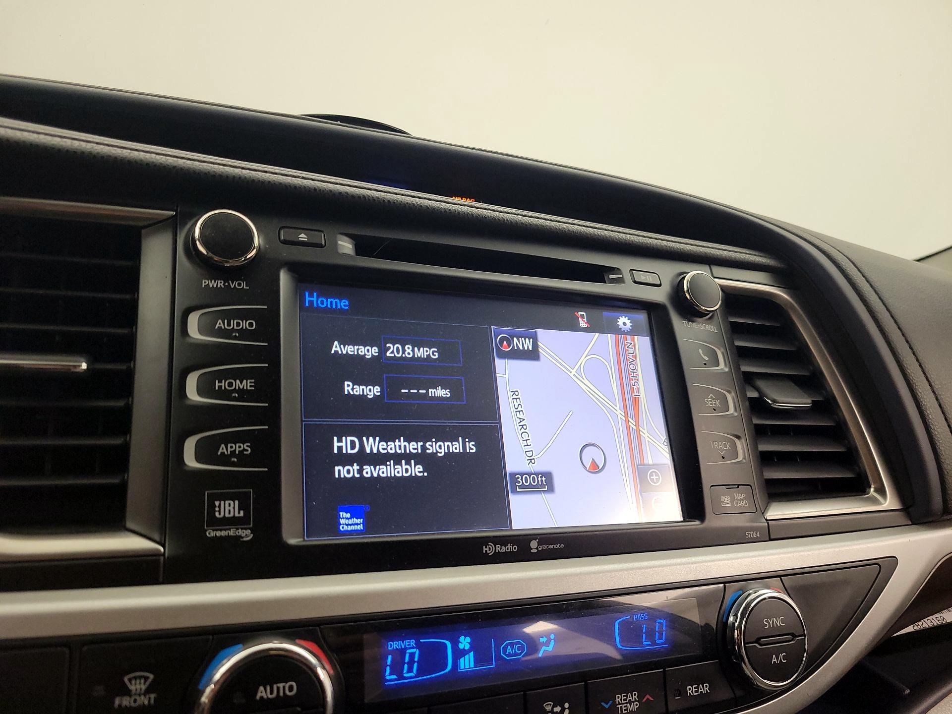 Thumbnail: 2014 Toyota Highlander - 14
