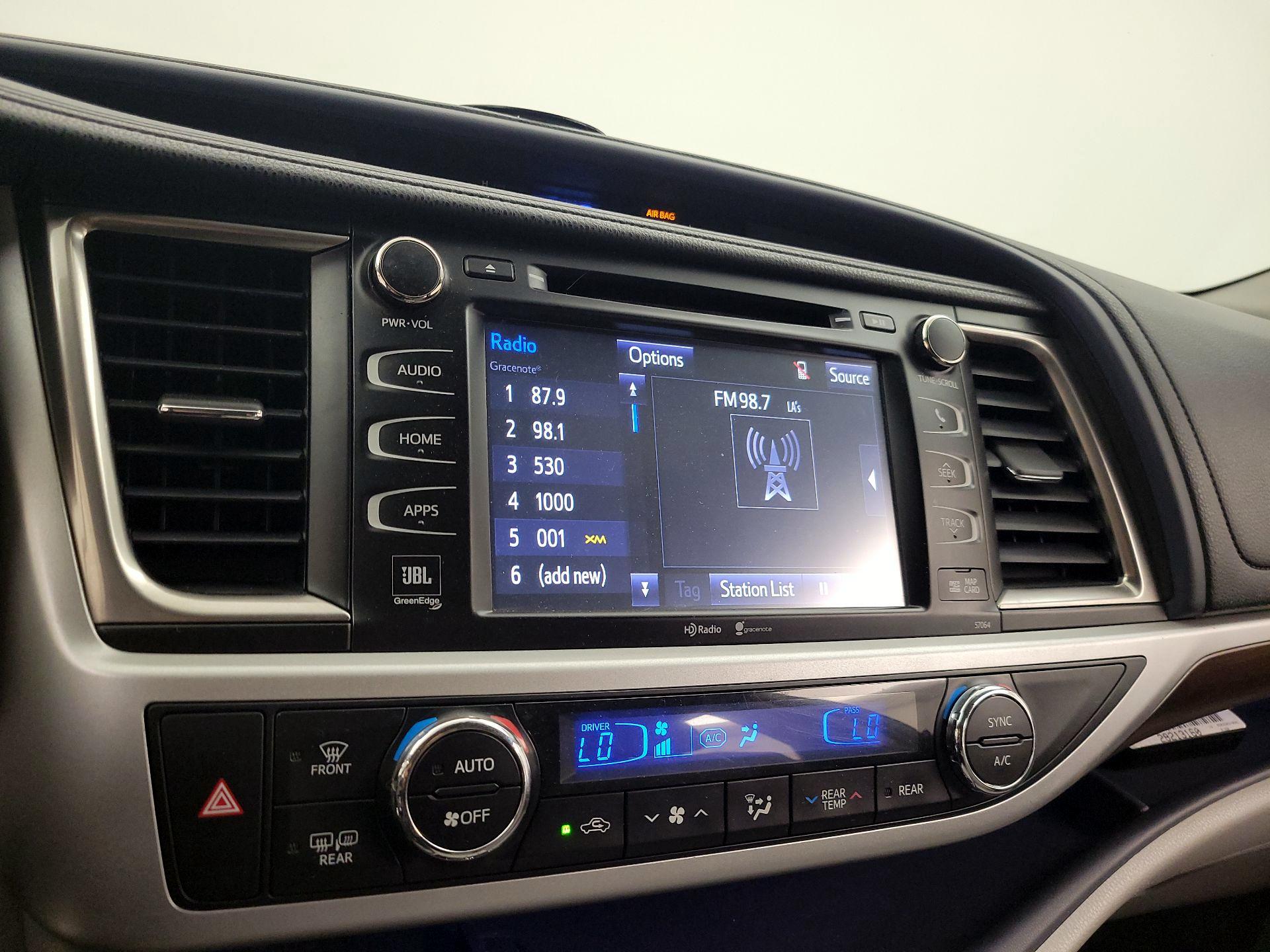 Thumbnail: 2014 Toyota Highlander - 16